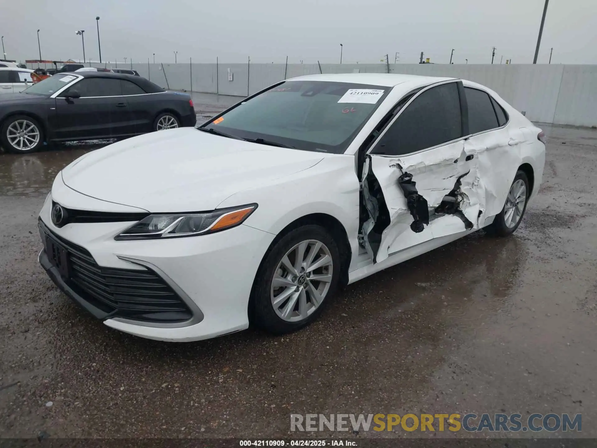 2 fotografías del automóvil dañado 4T1C11AK5NU004475 TOYOTA CAMRY 2022