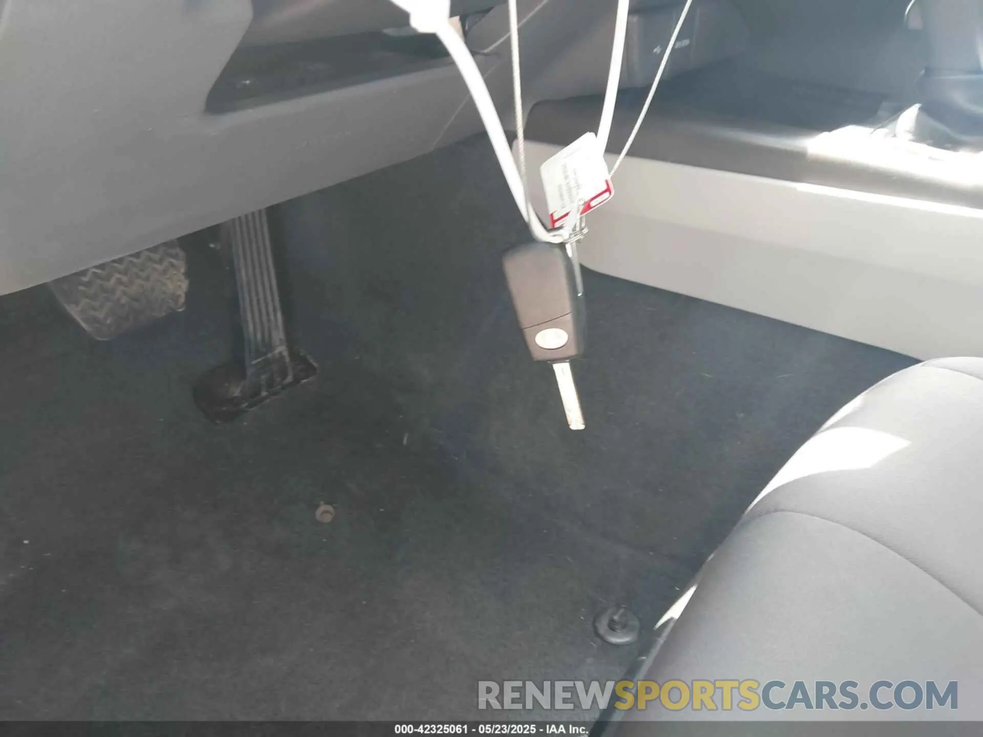 11 fotografías del automóvil dañado 4T1C11AK5NU055863 TOYOTA CAMRY 2022