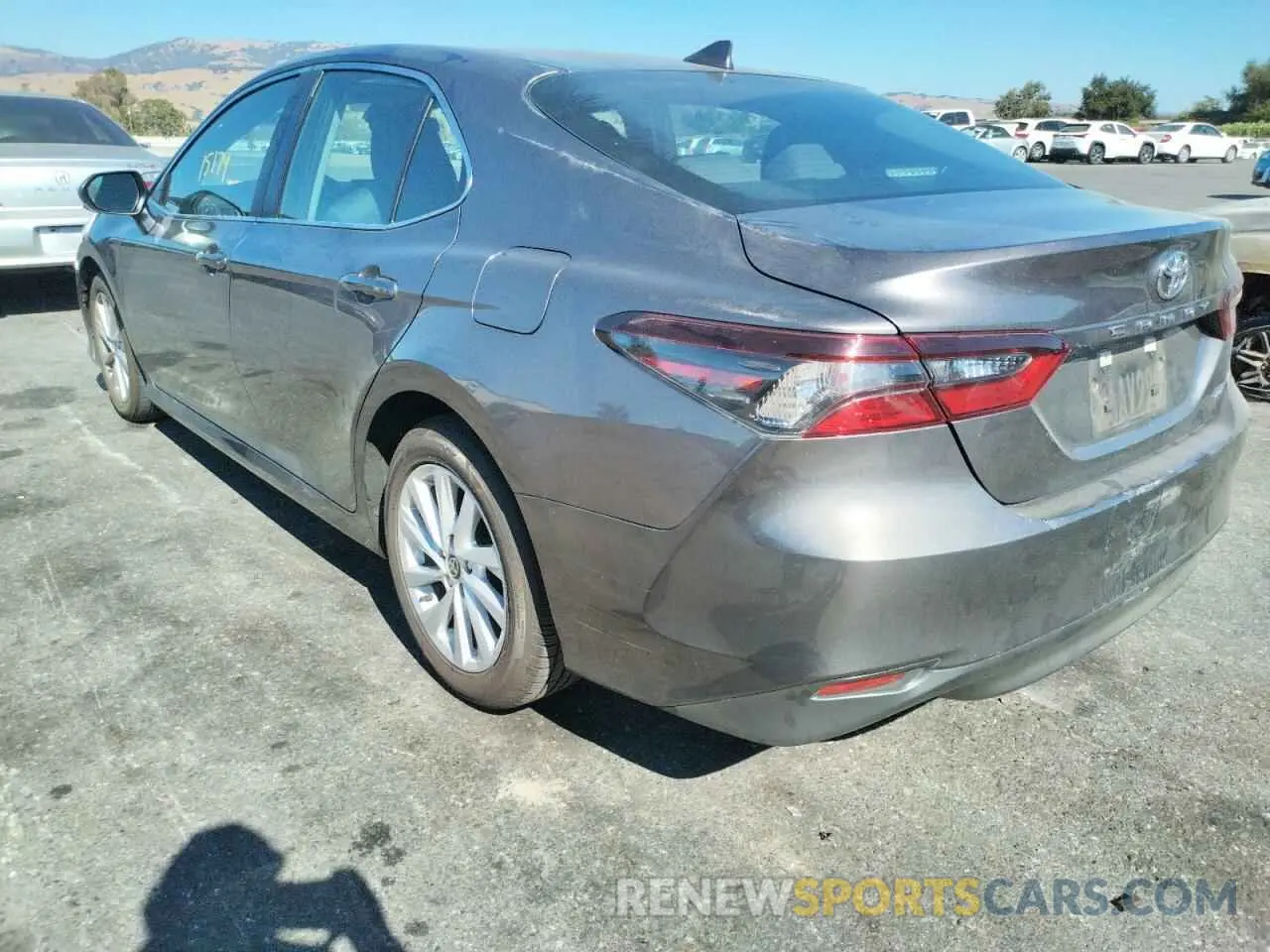 3 fotografías del automóvil dañado 4T1C11AK5NU665939 TOYOTA CAMRY 2022