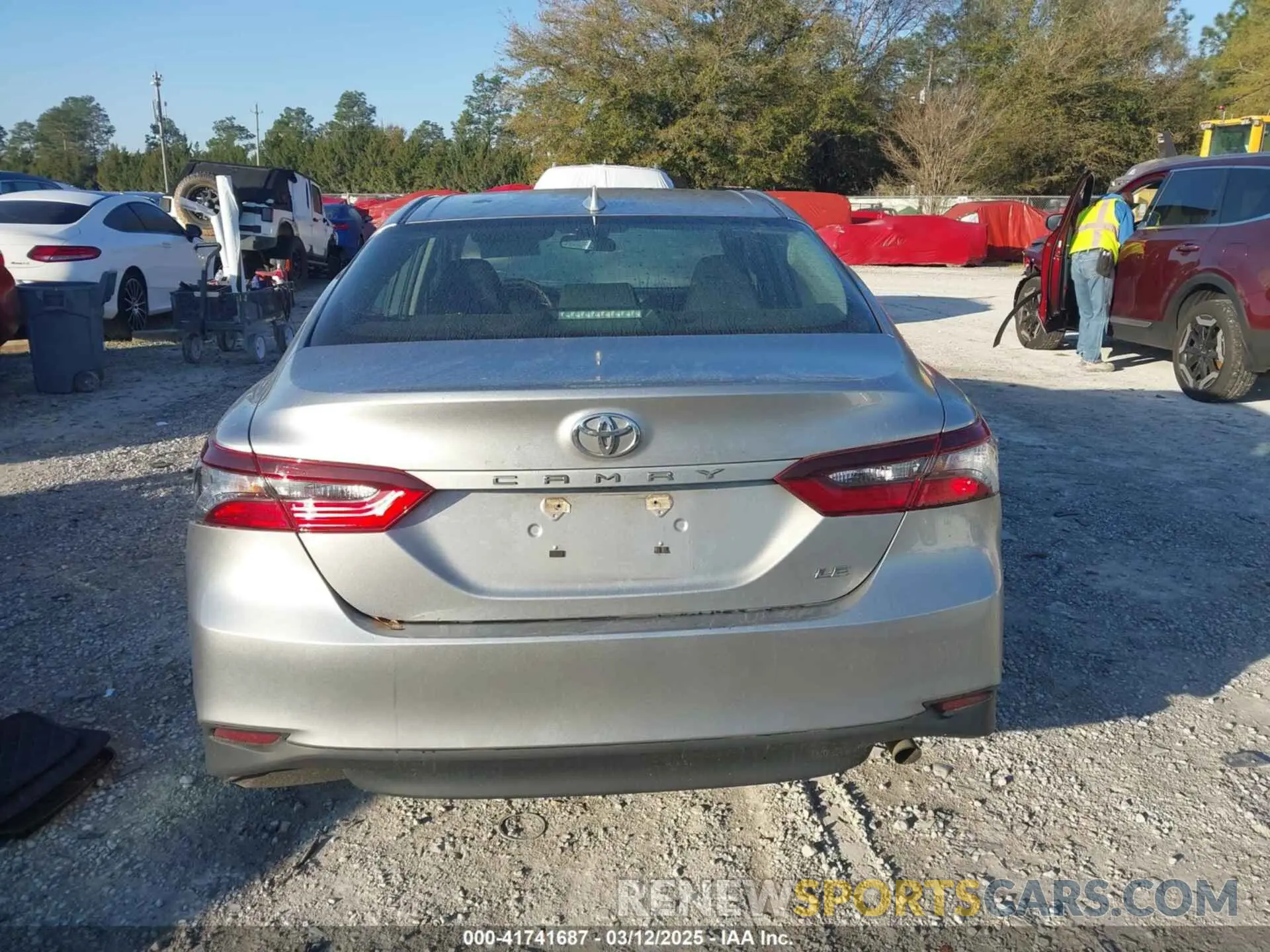 16 fotografías del automóvil dañado 4T1C11AK5NU678075 TOYOTA CAMRY 2022
