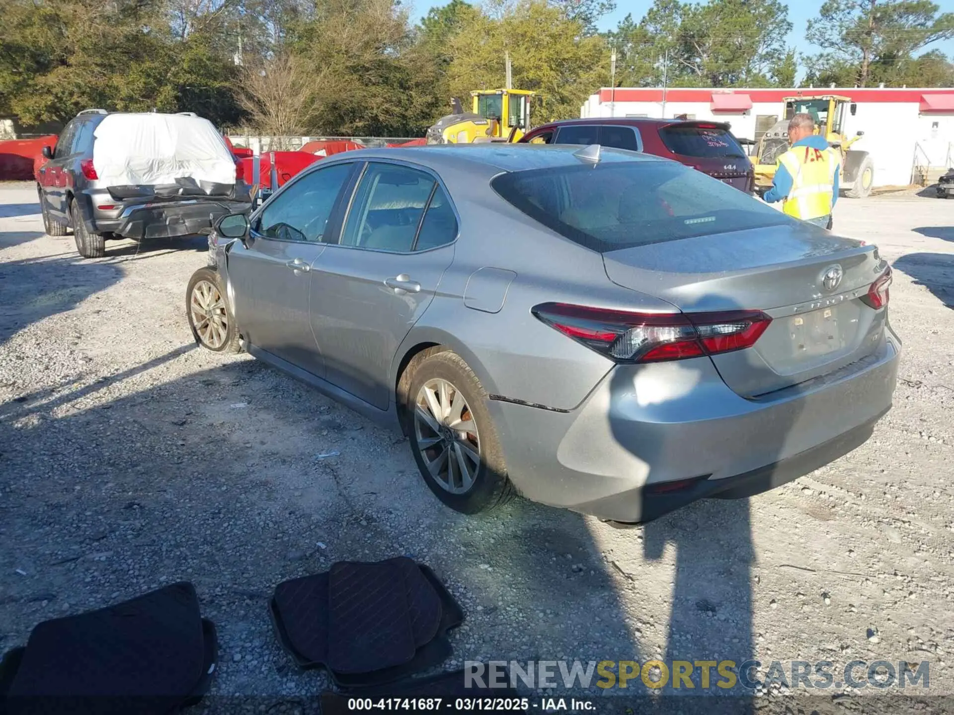 3 fotografías del automóvil dañado 4T1C11AK5NU678075 TOYOTA CAMRY 2022