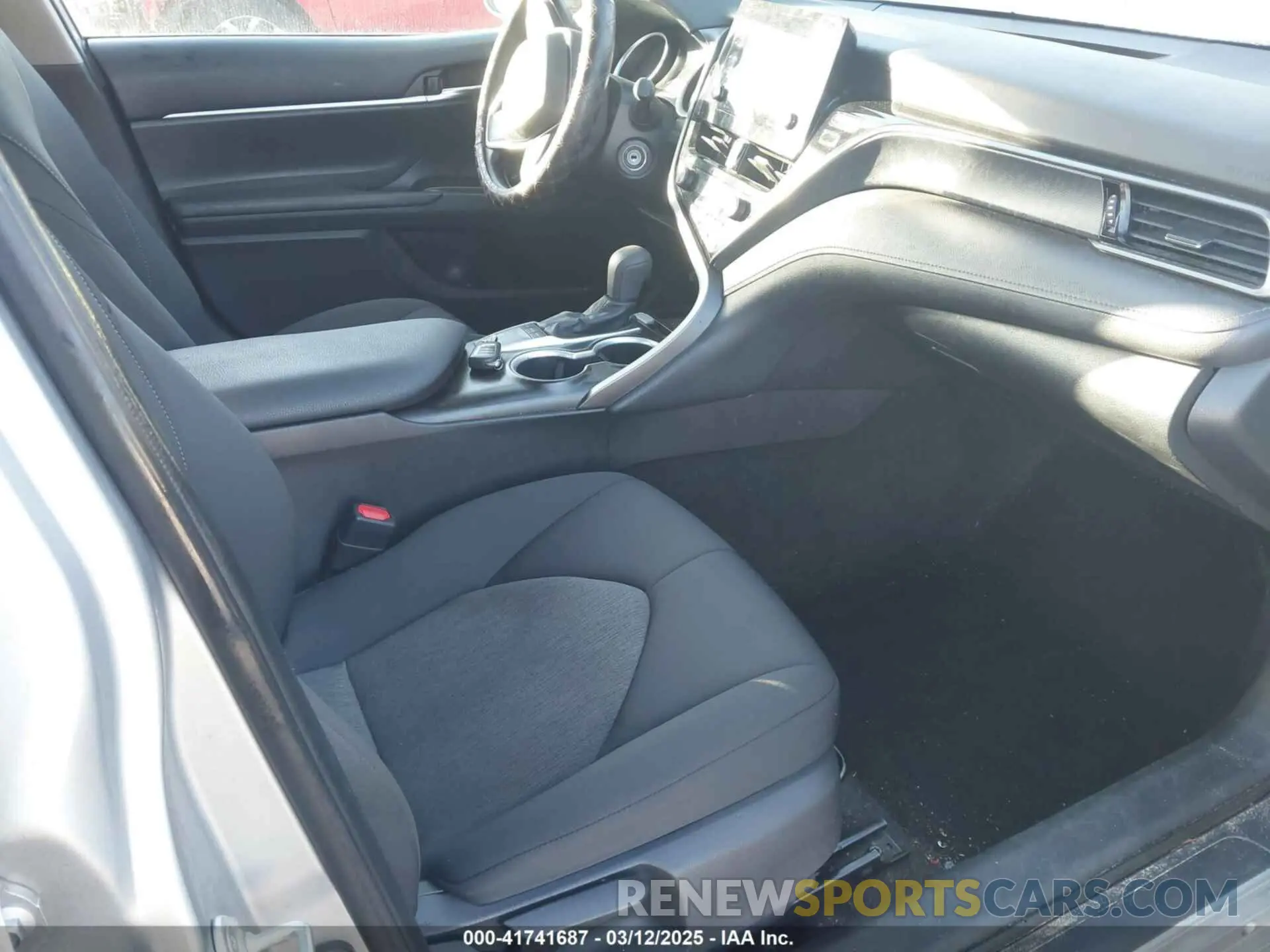 5 fotografías del automóvil dañado 4T1C11AK5NU678075 TOYOTA CAMRY 2022