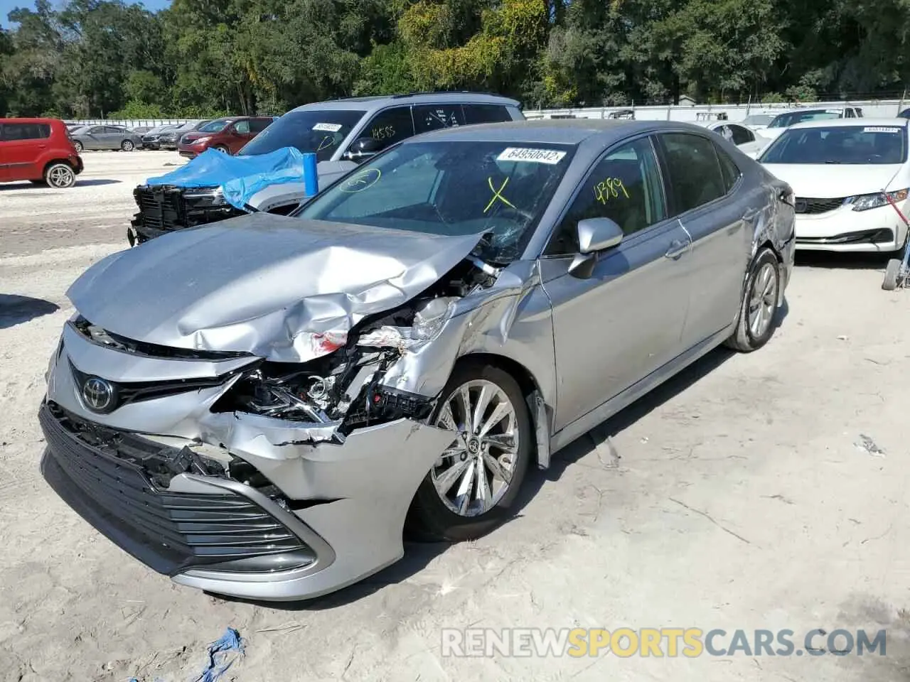2 fotografías del automóvil dañado 4T1C11AK5NU680084 TOYOTA CAMRY 2022