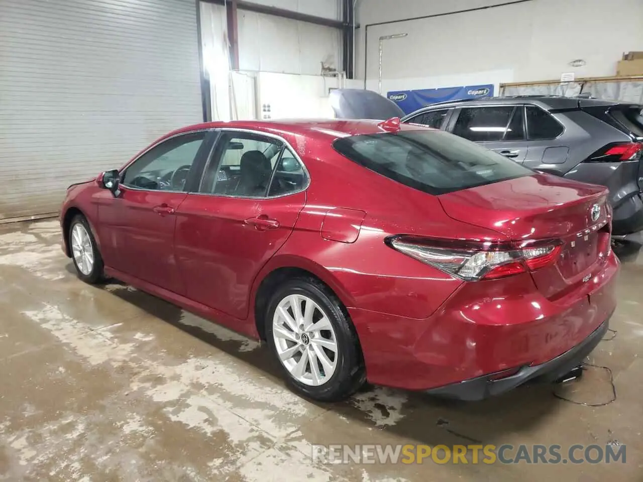 2 fotografías del automóvil dañado 4T1C11AK5NU684670 TOYOTA CAMRY 2022