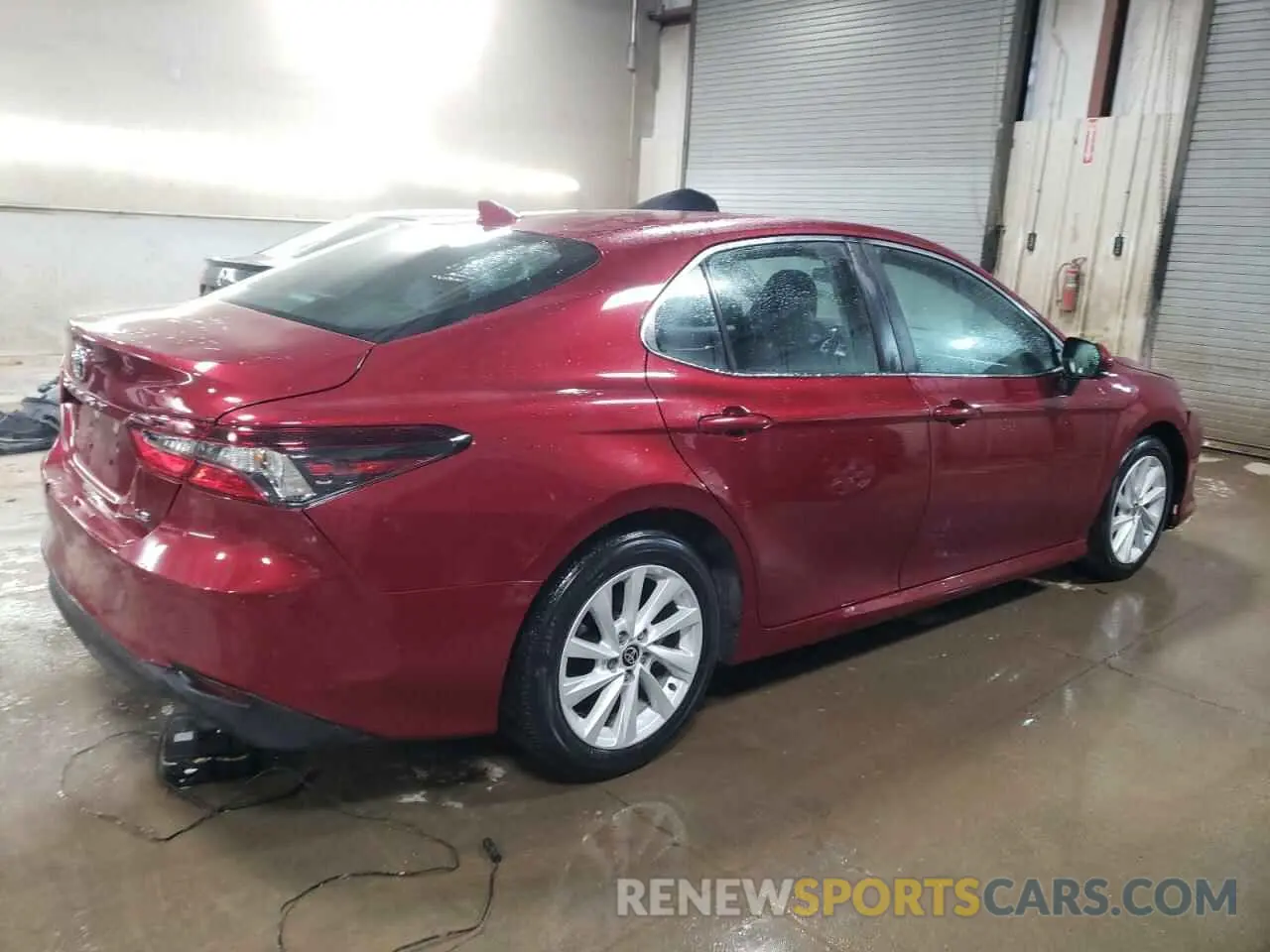3 fotografías del automóvil dañado 4T1C11AK5NU684670 TOYOTA CAMRY 2022