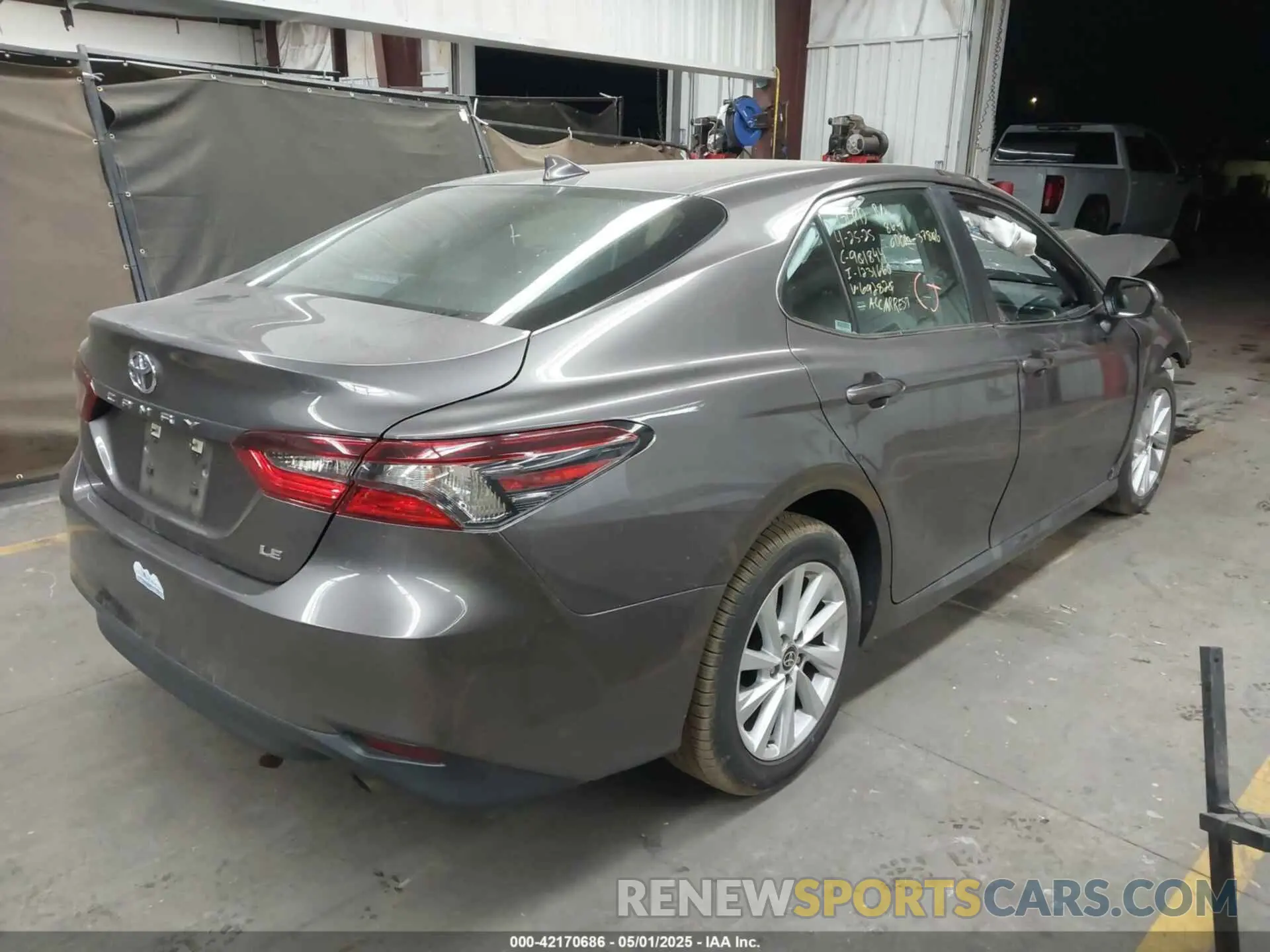 4 fotografías del automóvil dañado 4T1C11AK5NU692820 TOYOTA CAMRY 2022