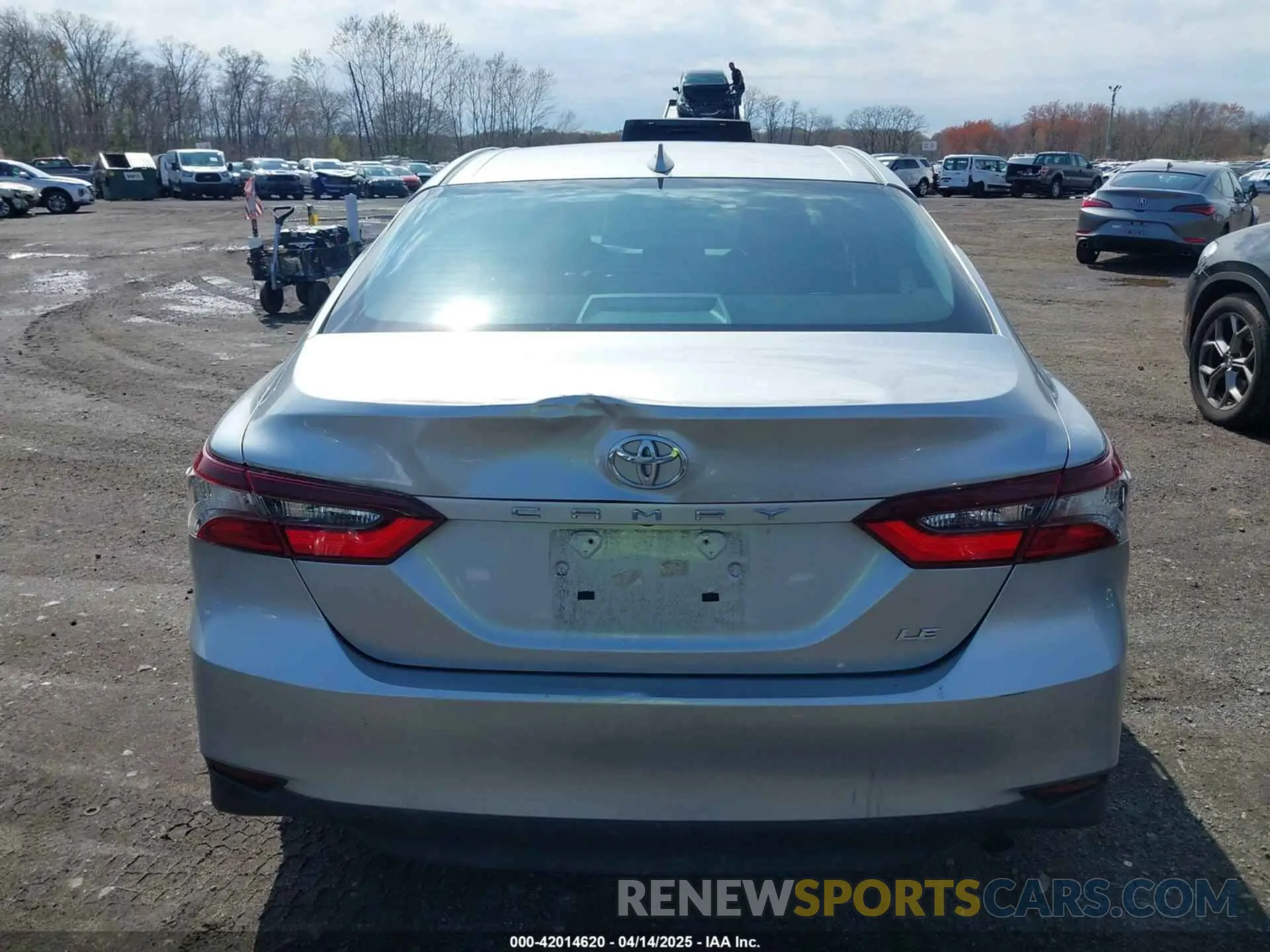 16 fotografías del automóvil dañado 4T1C11AK5NU694406 TOYOTA CAMRY 2022