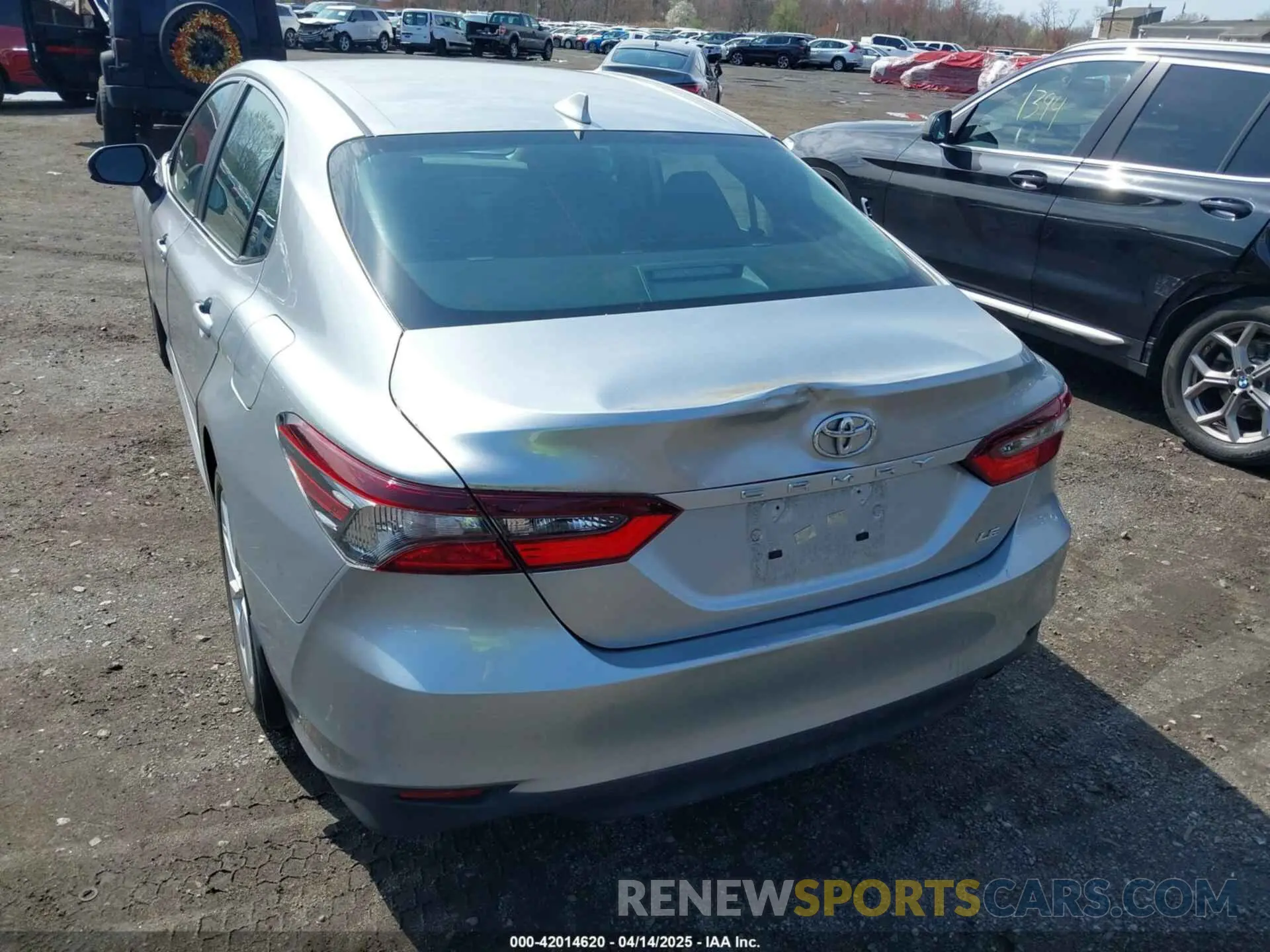 17 fotografías del automóvil dañado 4T1C11AK5NU694406 TOYOTA CAMRY 2022