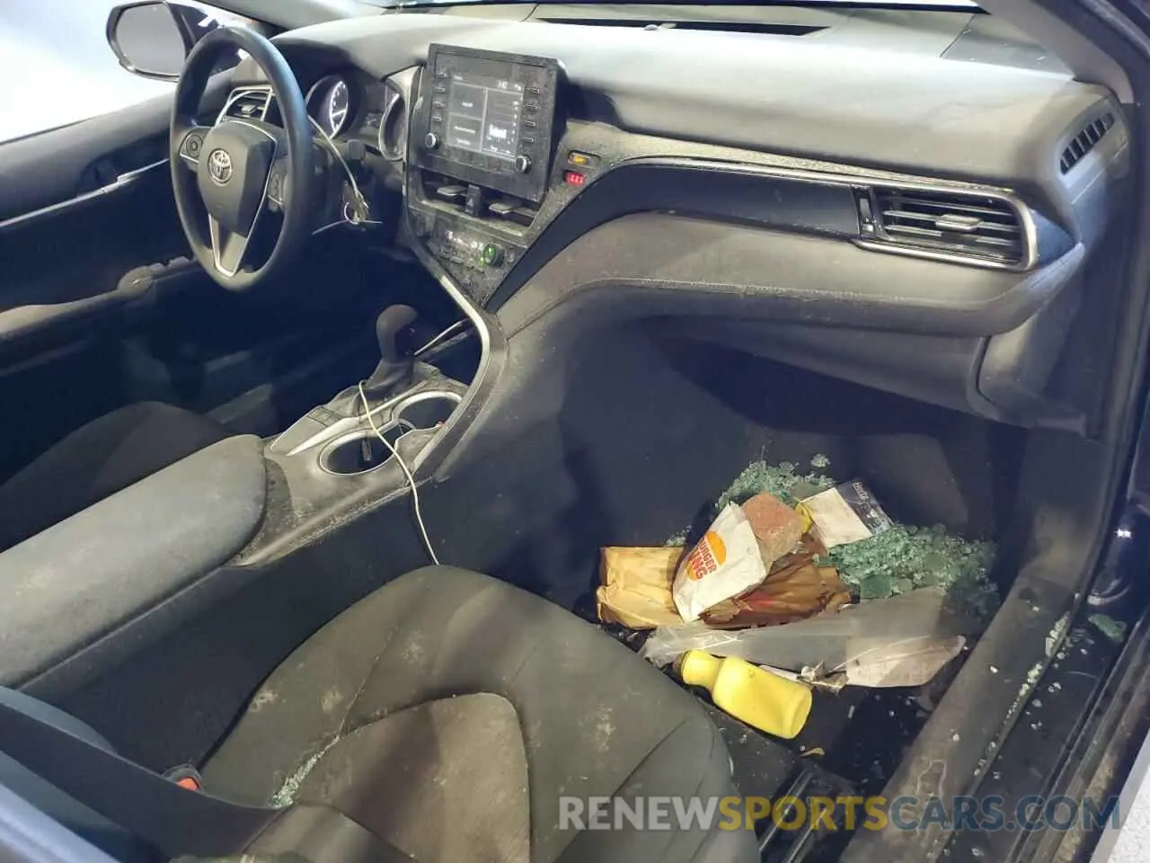 8 fotografías del automóvil dañado 4T1C11AK5NU717974 TOYOTA CAMRY 2022