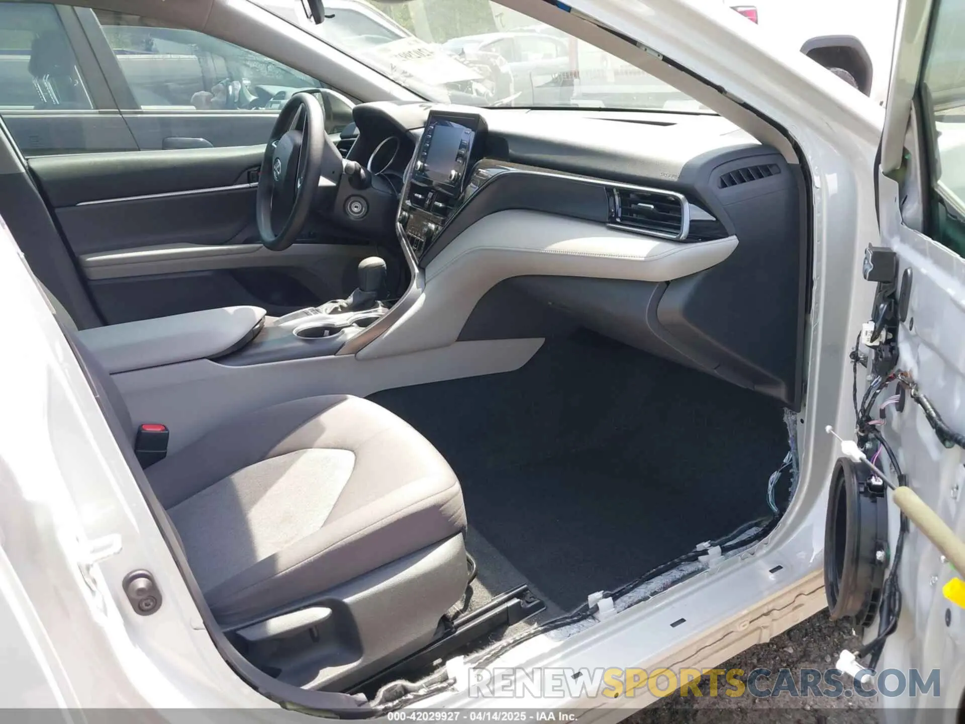 5 fotografías del automóvil dañado 4T1C11AK6NU012469 TOYOTA CAMRY 2022
