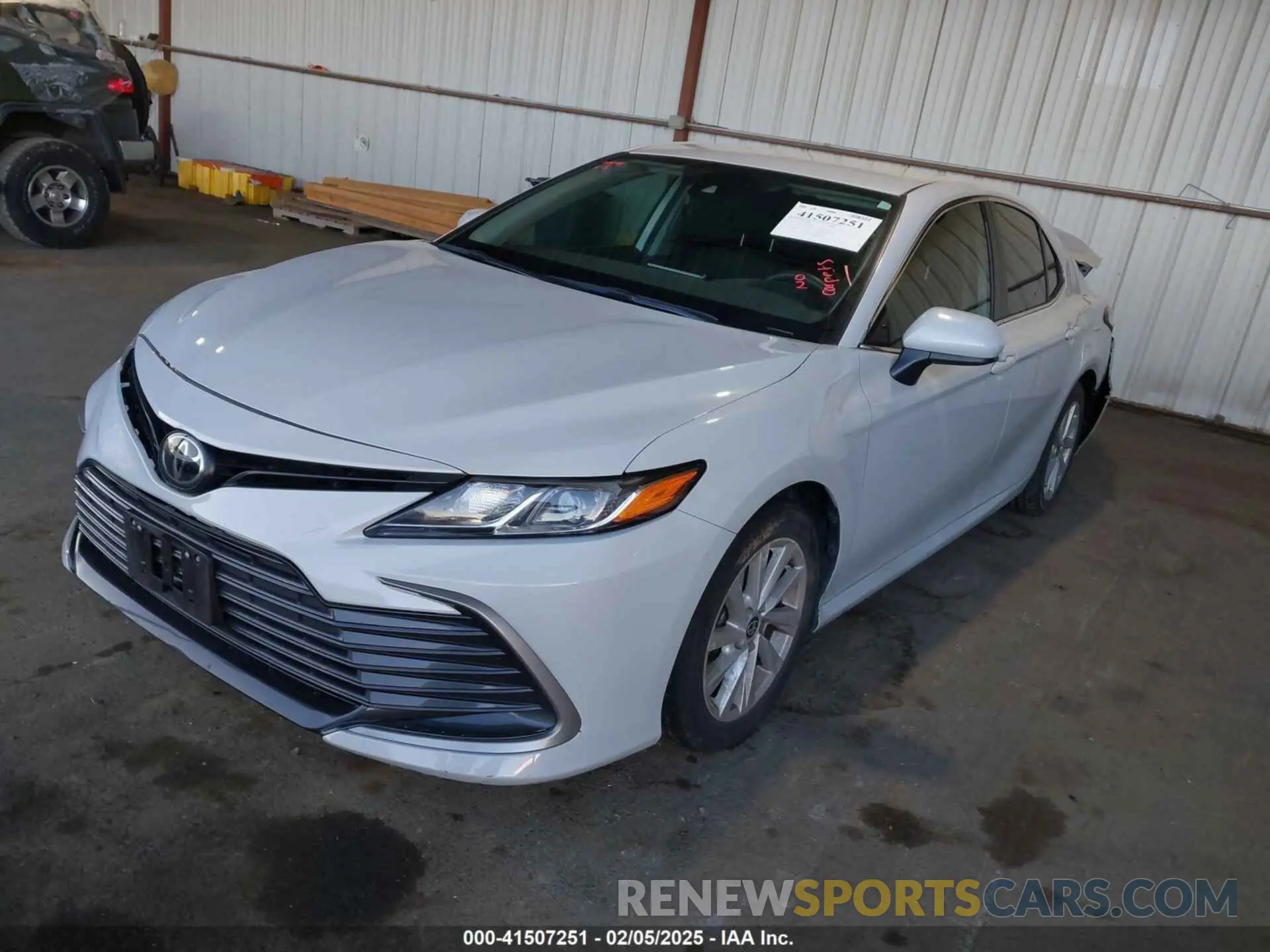 2 fotografías del automóvil dañado 4T1C11AK6NU039560 TOYOTA CAMRY 2022