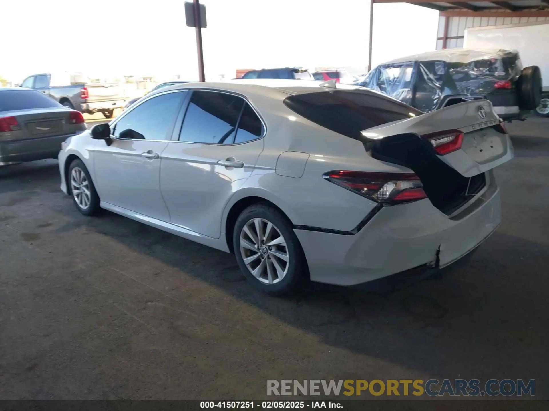3 fotografías del automóvil dañado 4T1C11AK6NU039560 TOYOTA CAMRY 2022