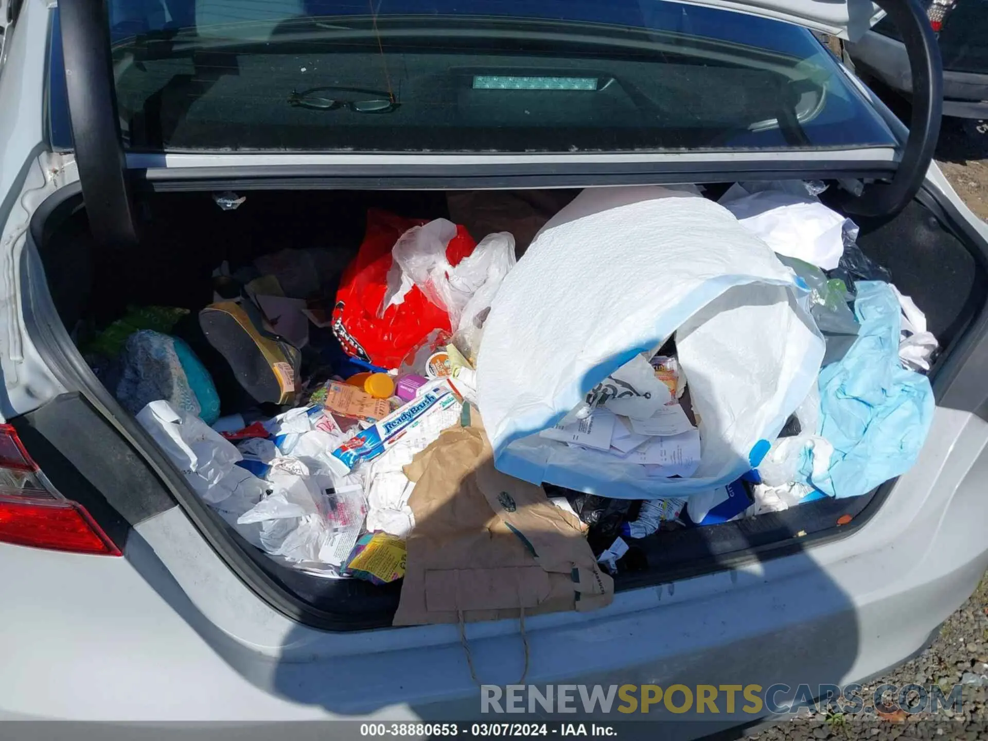 17 fotografías del automóvil dañado 4T1C11AK6NU051711 TOYOTA CAMRY 2022
