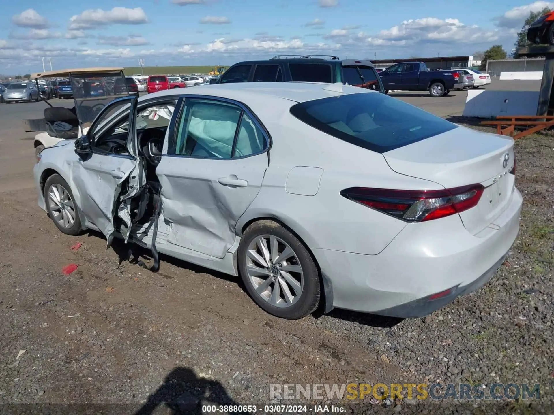 3 fotografías del automóvil dañado 4T1C11AK6NU051711 TOYOTA CAMRY 2022