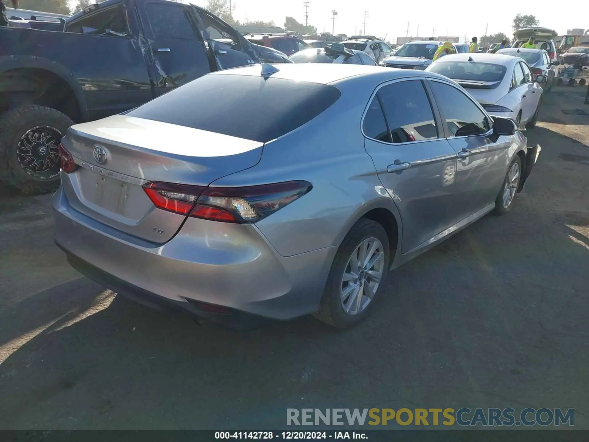 4 fotografías del automóvil dañado 4T1C11AK6NU634702 TOYOTA CAMRY 2022