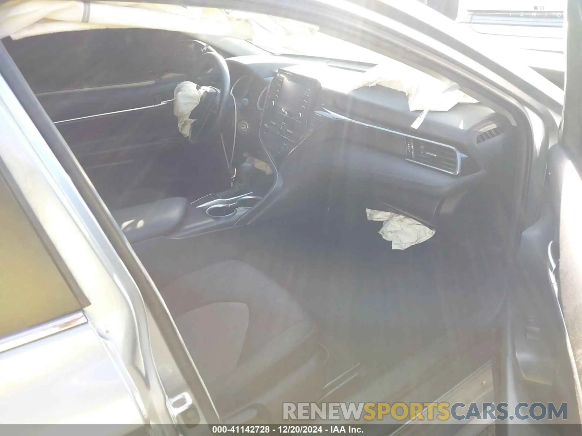 5 fotografías del automóvil dañado 4T1C11AK6NU634702 TOYOTA CAMRY 2022
