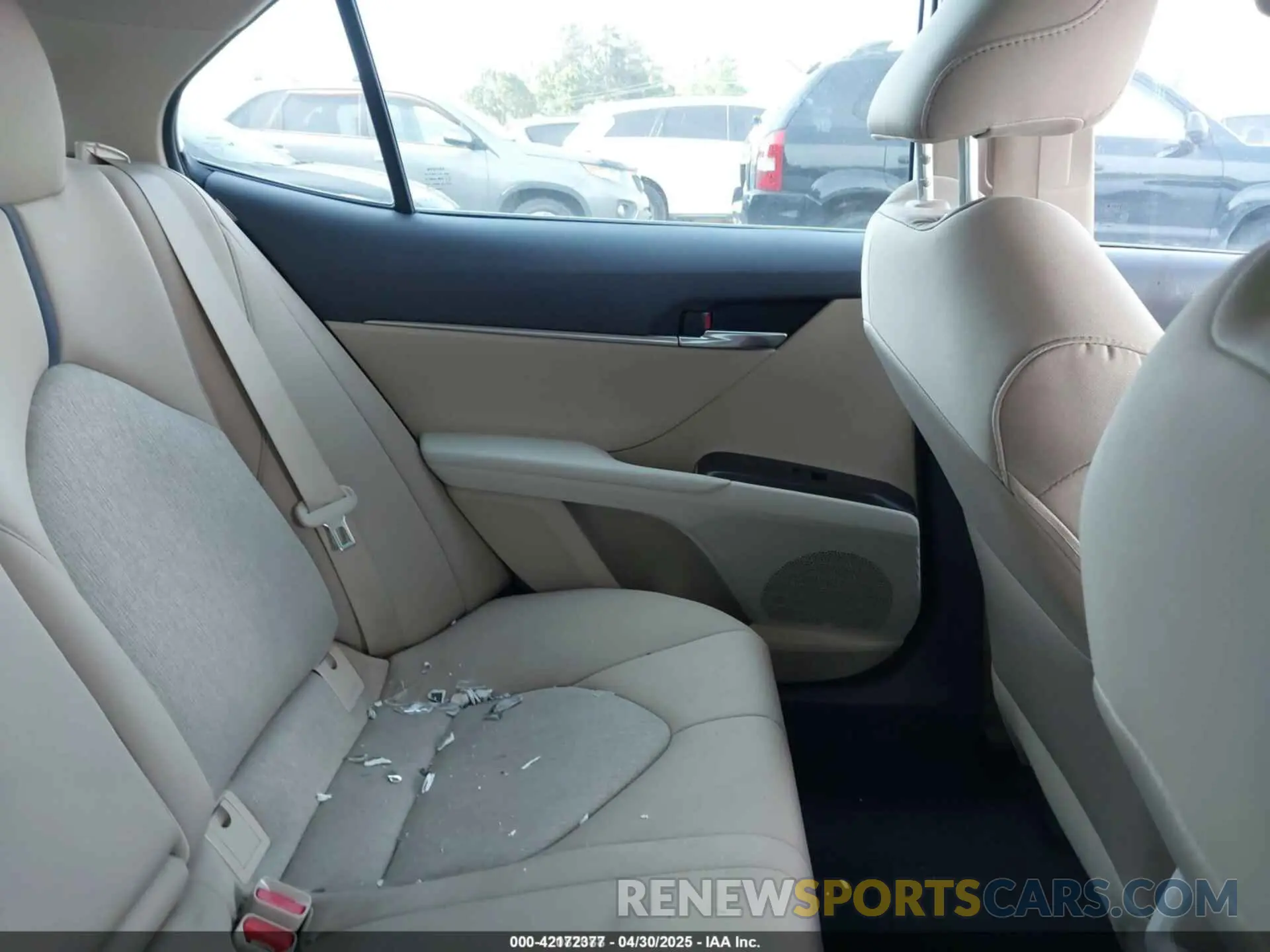 8 fotografías del automóvil dañado 4T1C11AK6NU674200 TOYOTA CAMRY 2022