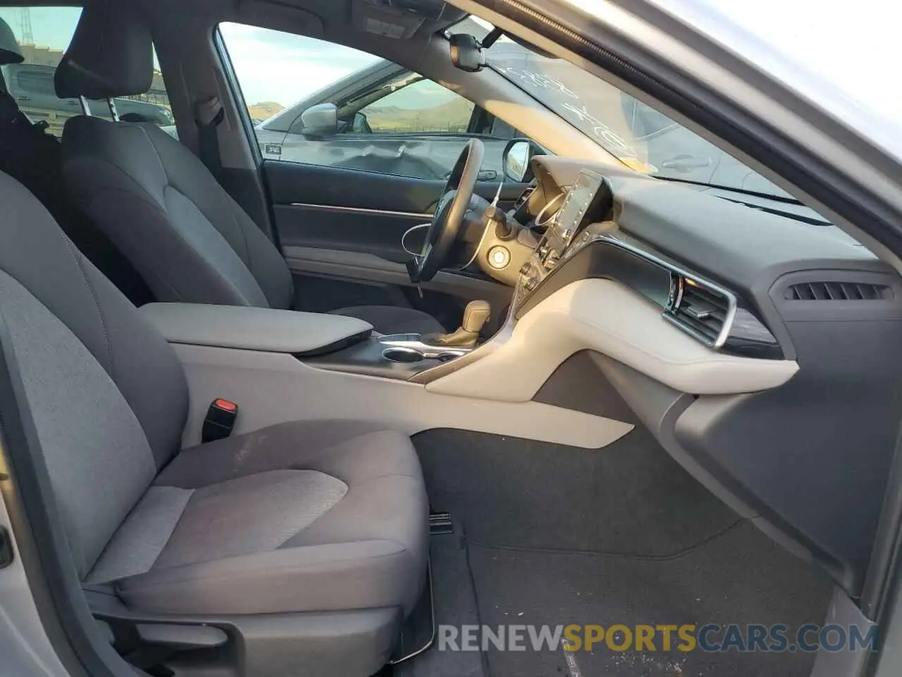 5 fotografías del automóvil dañado 4T1C11AK6NU683866 TOYOTA CAMRY 2022