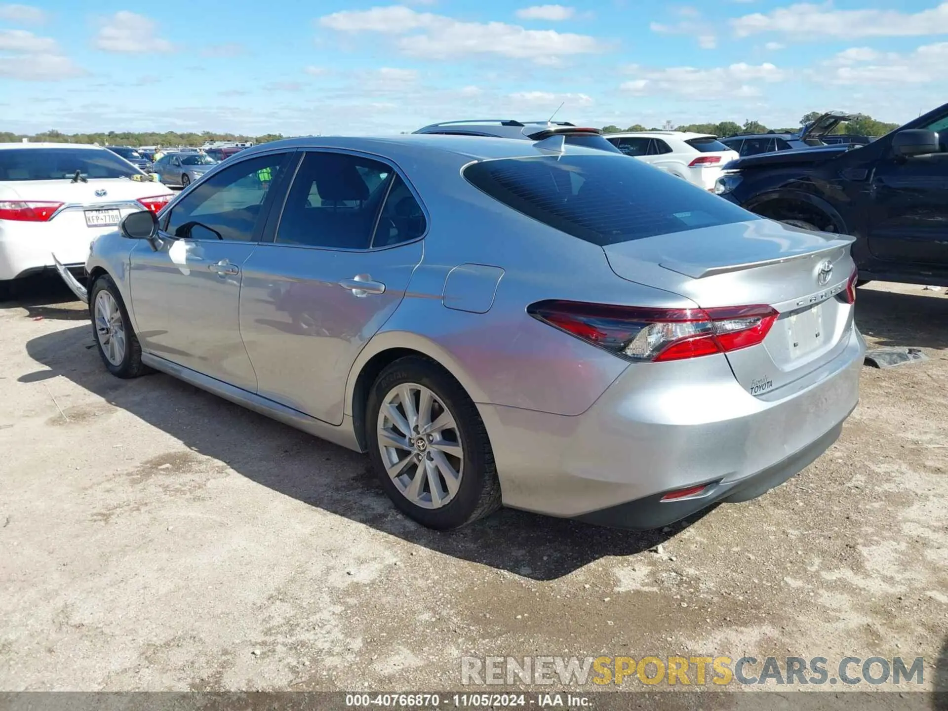 3 fotografías del automóvil dañado 4T1C11AK6NU696181 TOYOTA CAMRY 2022