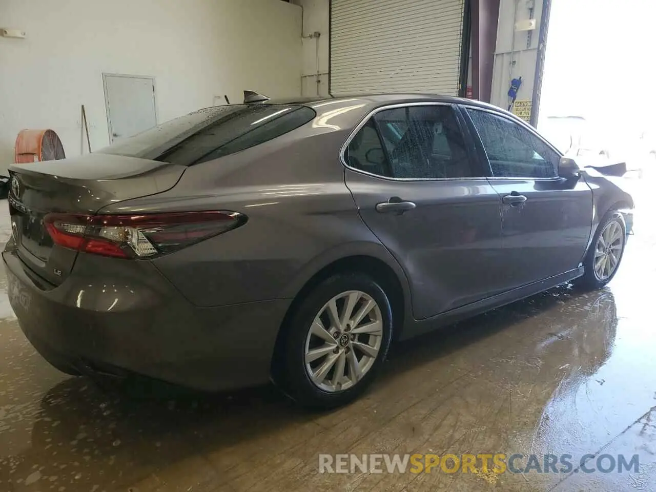 3 fotografías del automóvil dañado 4T1C11AK7NU055282 TOYOTA CAMRY 2022