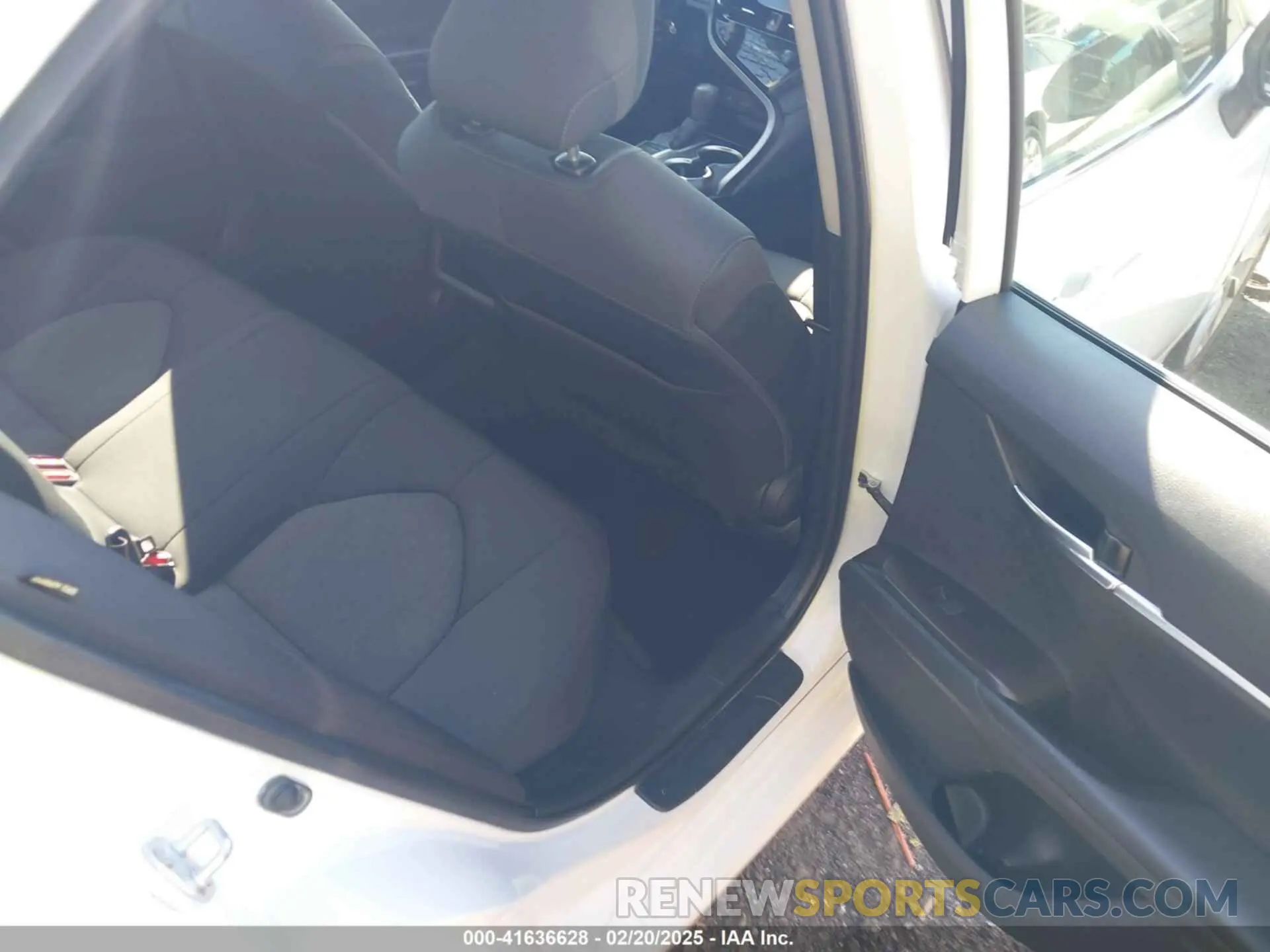 8 fotografías del automóvil dañado 4T1C11AK7NU628391 TOYOTA CAMRY 2022