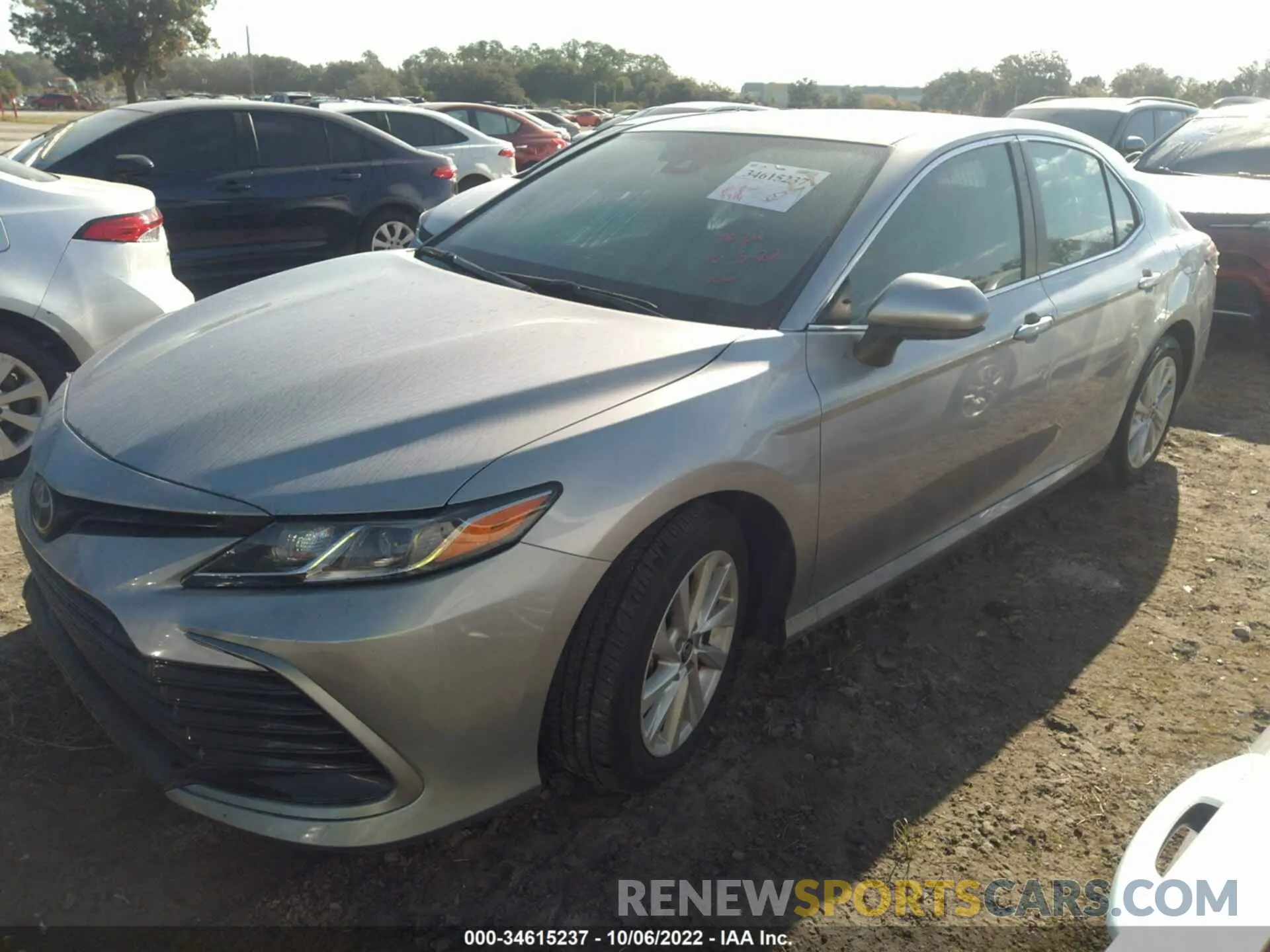 2 fotografías del automóvil dañado 4T1C11AK7NU628956 TOYOTA CAMRY 2022