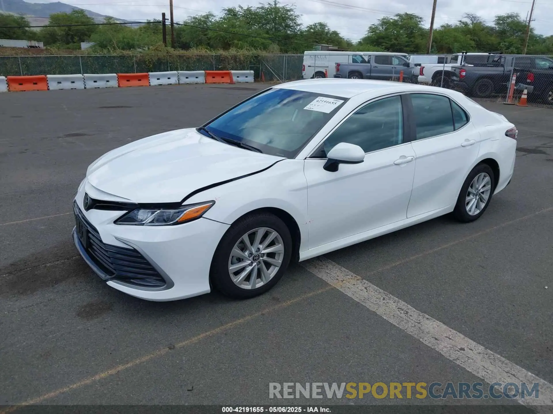 2 fotografías del automóvil dañado 4T1C11AK7NU637057 TOYOTA CAMRY 2022