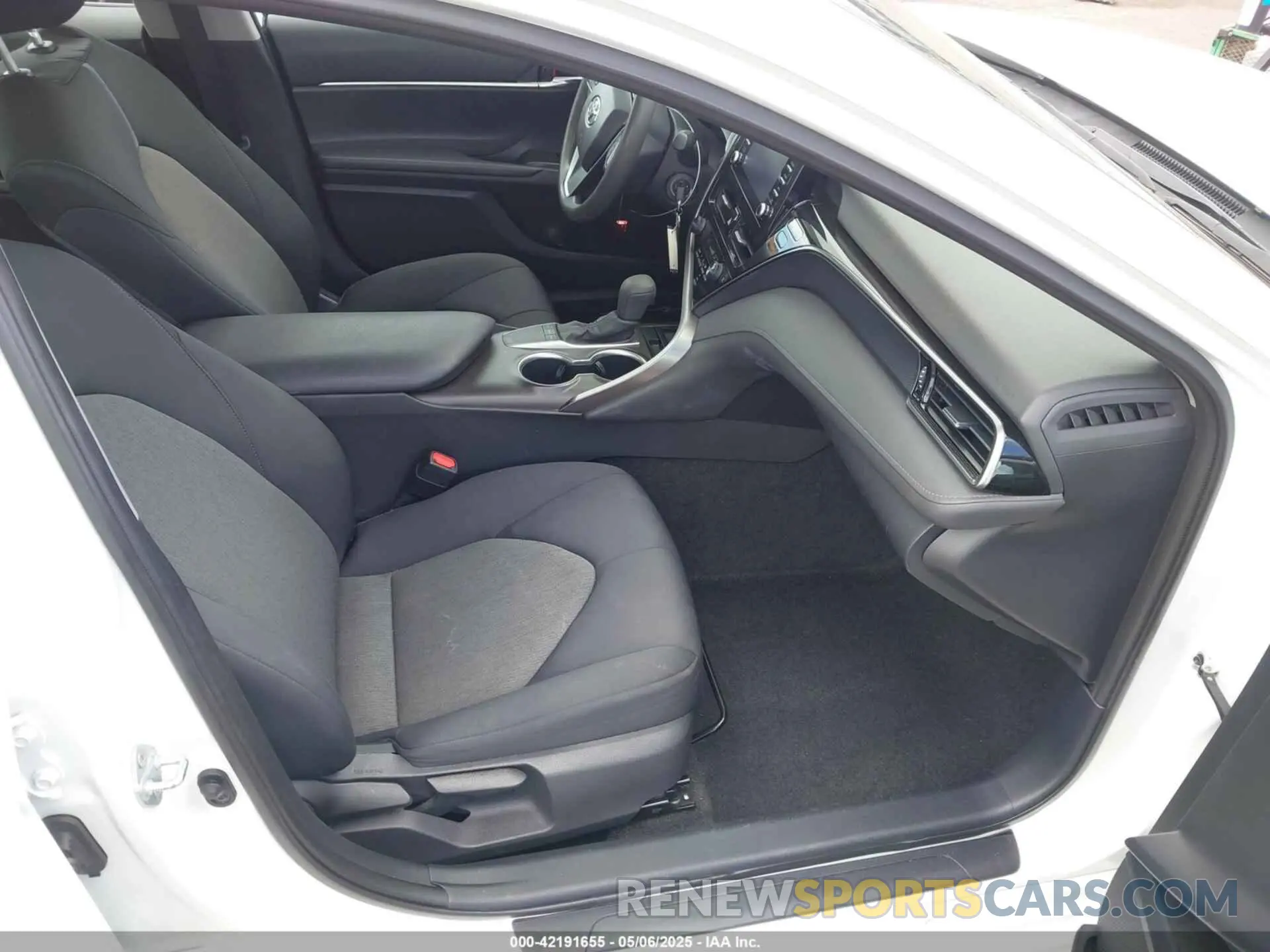 5 fotografías del automóvil dañado 4T1C11AK7NU637057 TOYOTA CAMRY 2022