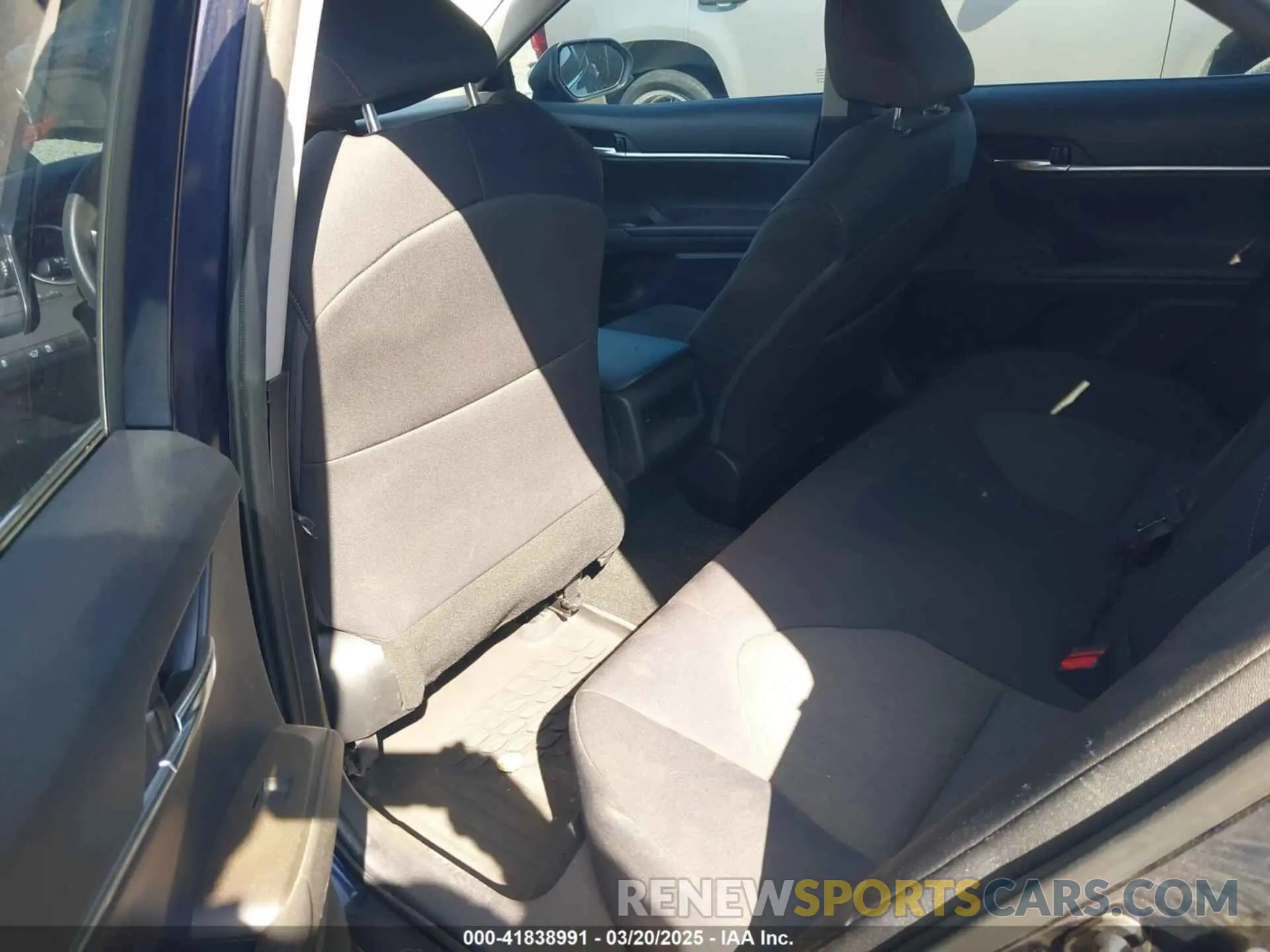 8 fotografías del automóvil dañado 4T1C11AK7NU642811 TOYOTA CAMRY 2022