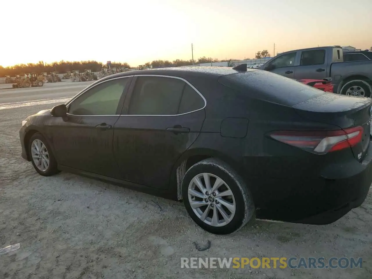2 fotografías del automóvil dañado 4T1C11AK7NU656787 TOYOTA CAMRY 2022