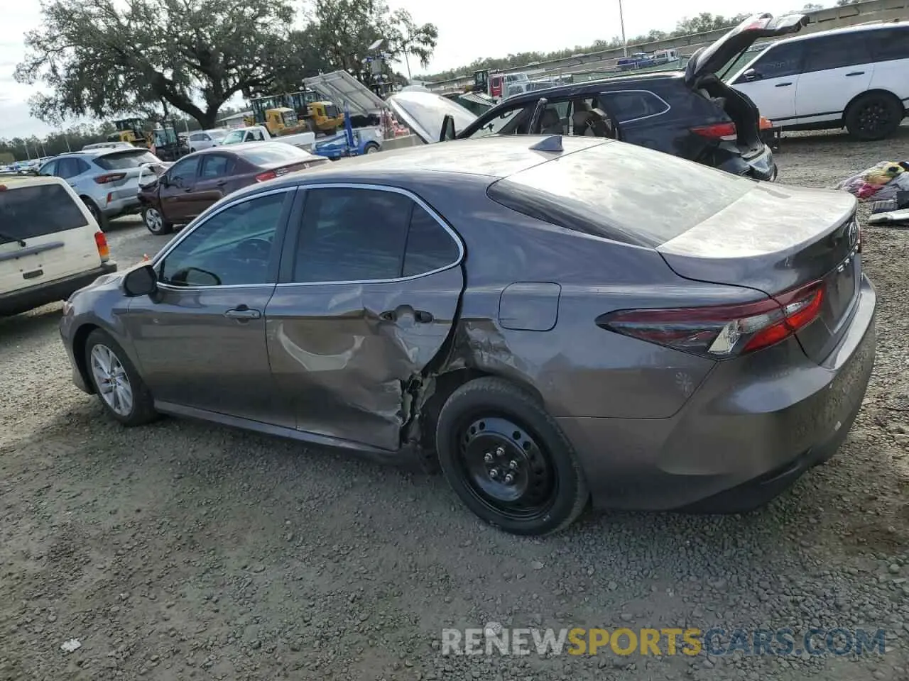 2 fotografías del automóvil dañado 4T1C11AK7NU657728 TOYOTA CAMRY 2022
