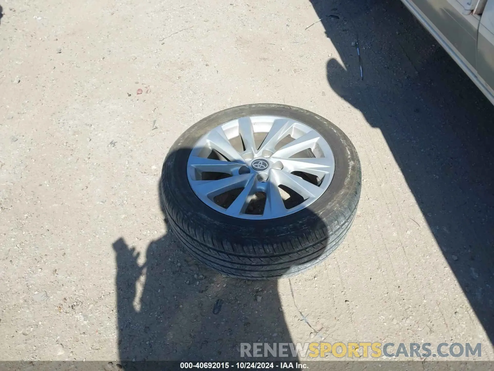 12 fotografías del automóvil dañado 4T1C11AK7NU663660 TOYOTA CAMRY 2022