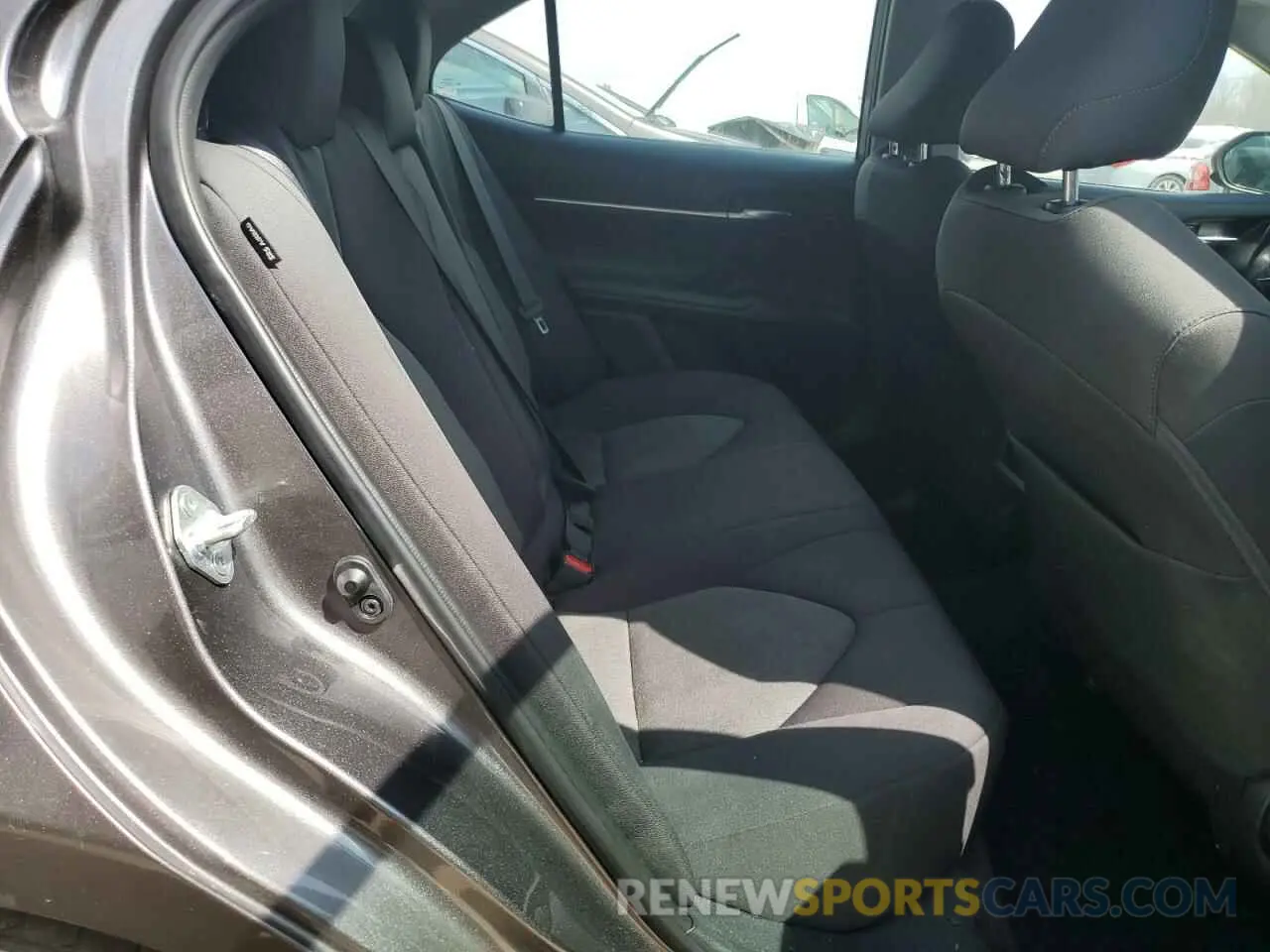 10 fotografías del automóvil dañado 4T1C11AK7NU677459 TOYOTA CAMRY 2022