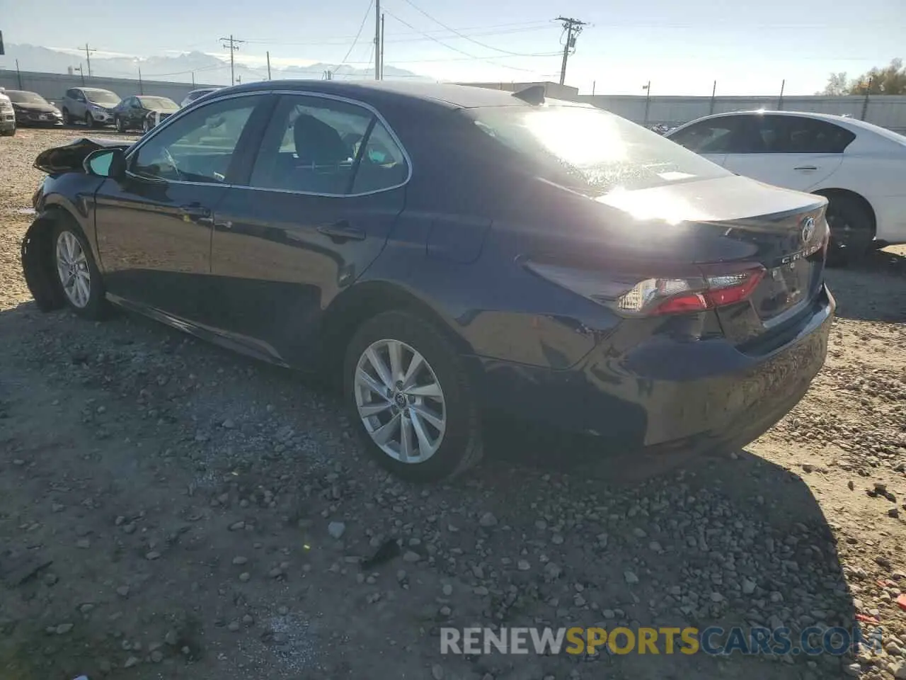 2 fotografías del automóvil dañado 4T1C11AK7NU697811 TOYOTA CAMRY 2022