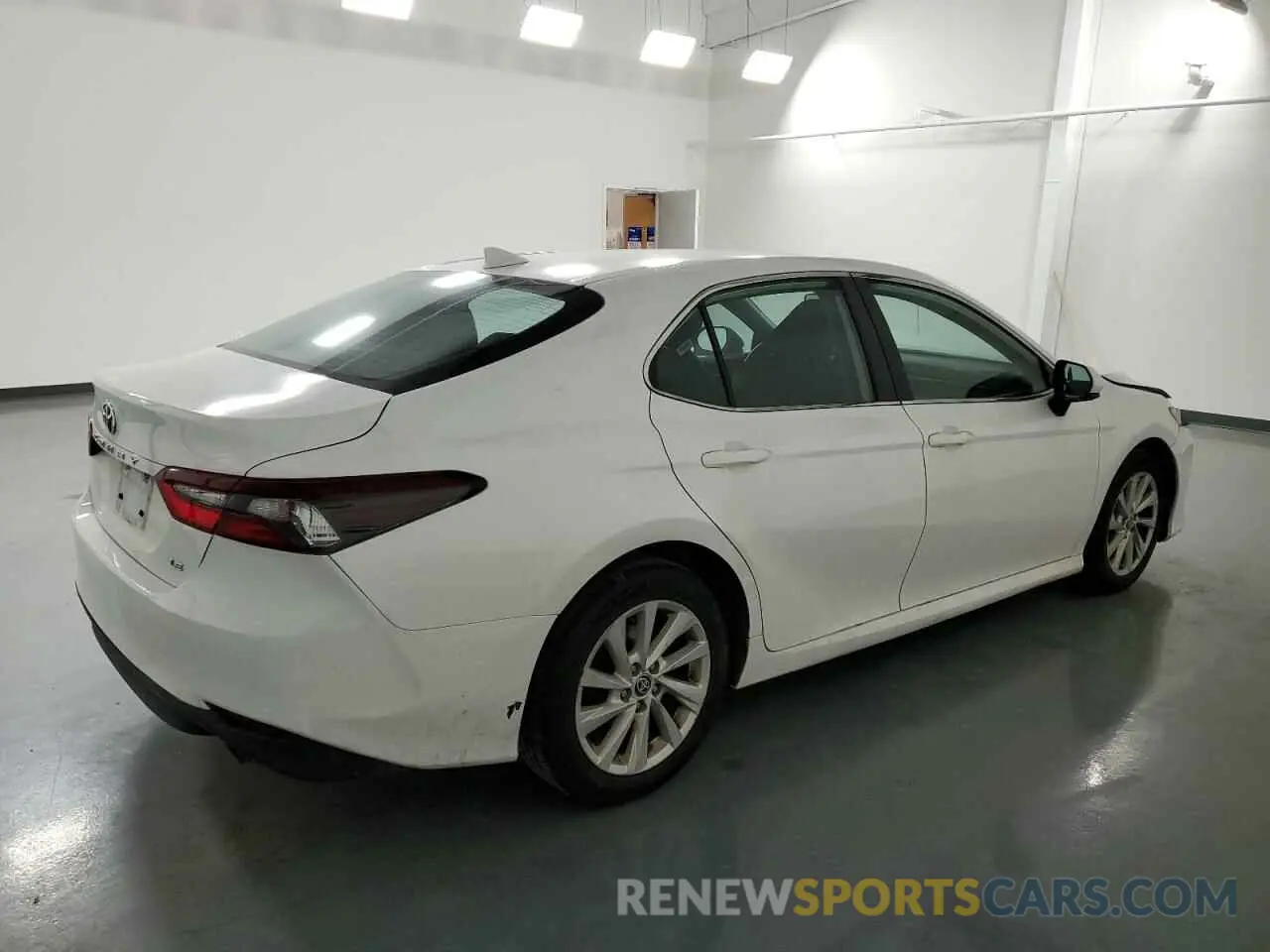 3 fotografías del automóvil dañado 4T1C11AK8NU645099 TOYOTA CAMRY 2022