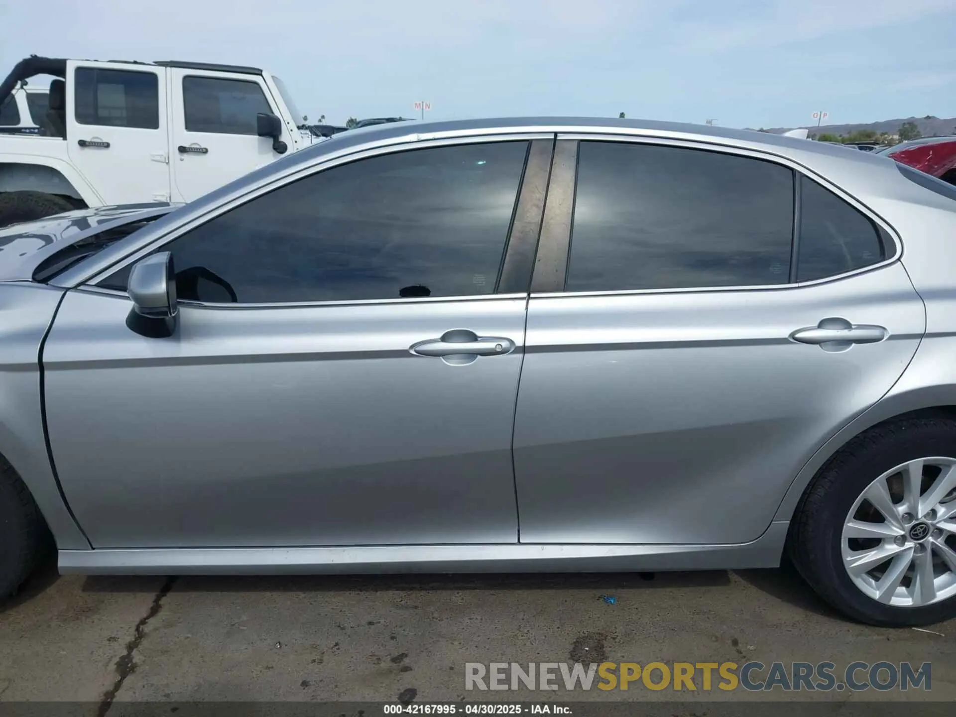 14 fotografías del automóvil dañado 4T1C11AK8NU649637 TOYOTA CAMRY 2022