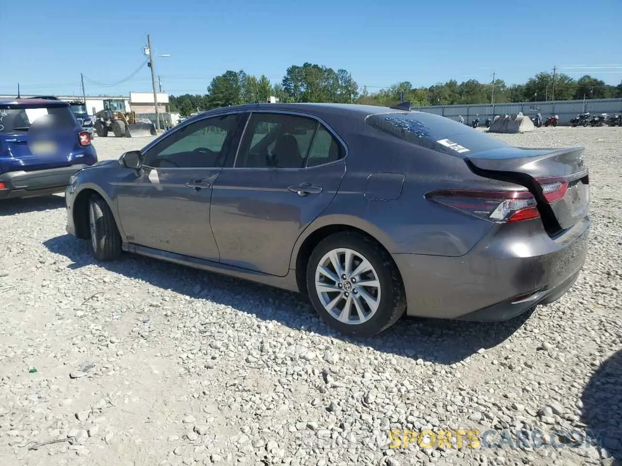 2 fotografías del automóvil dañado 4T1C11AK8NU653641 TOYOTA CAMRY 2022