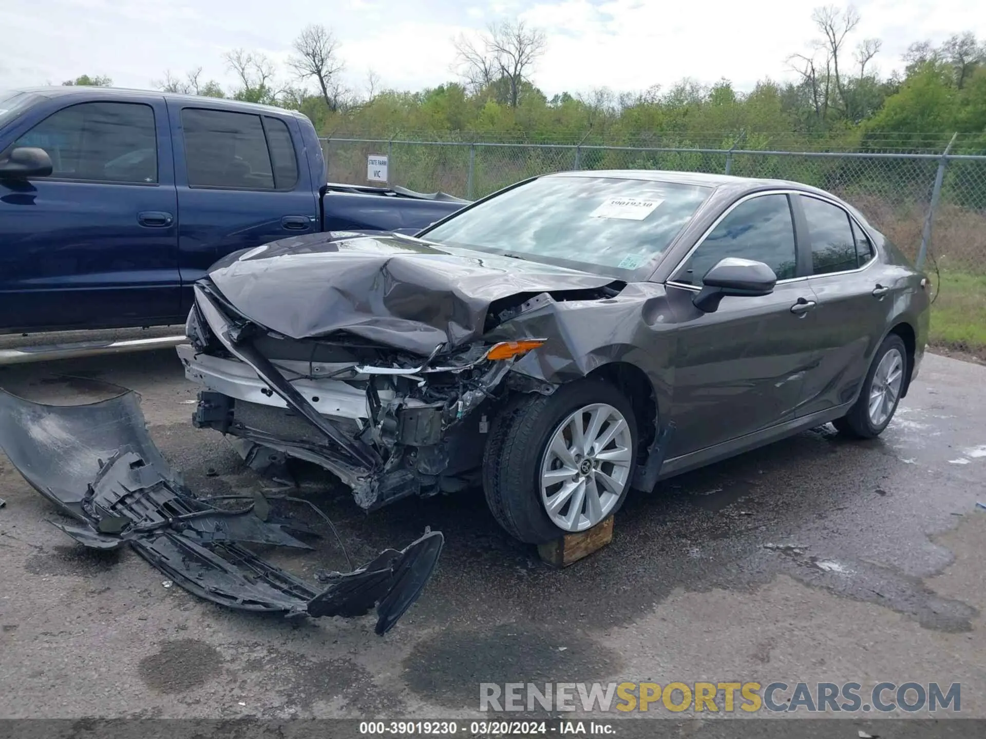 2 fotografías del automóvil dañado 4T1C11AK8NU688874 TOYOTA CAMRY 2022