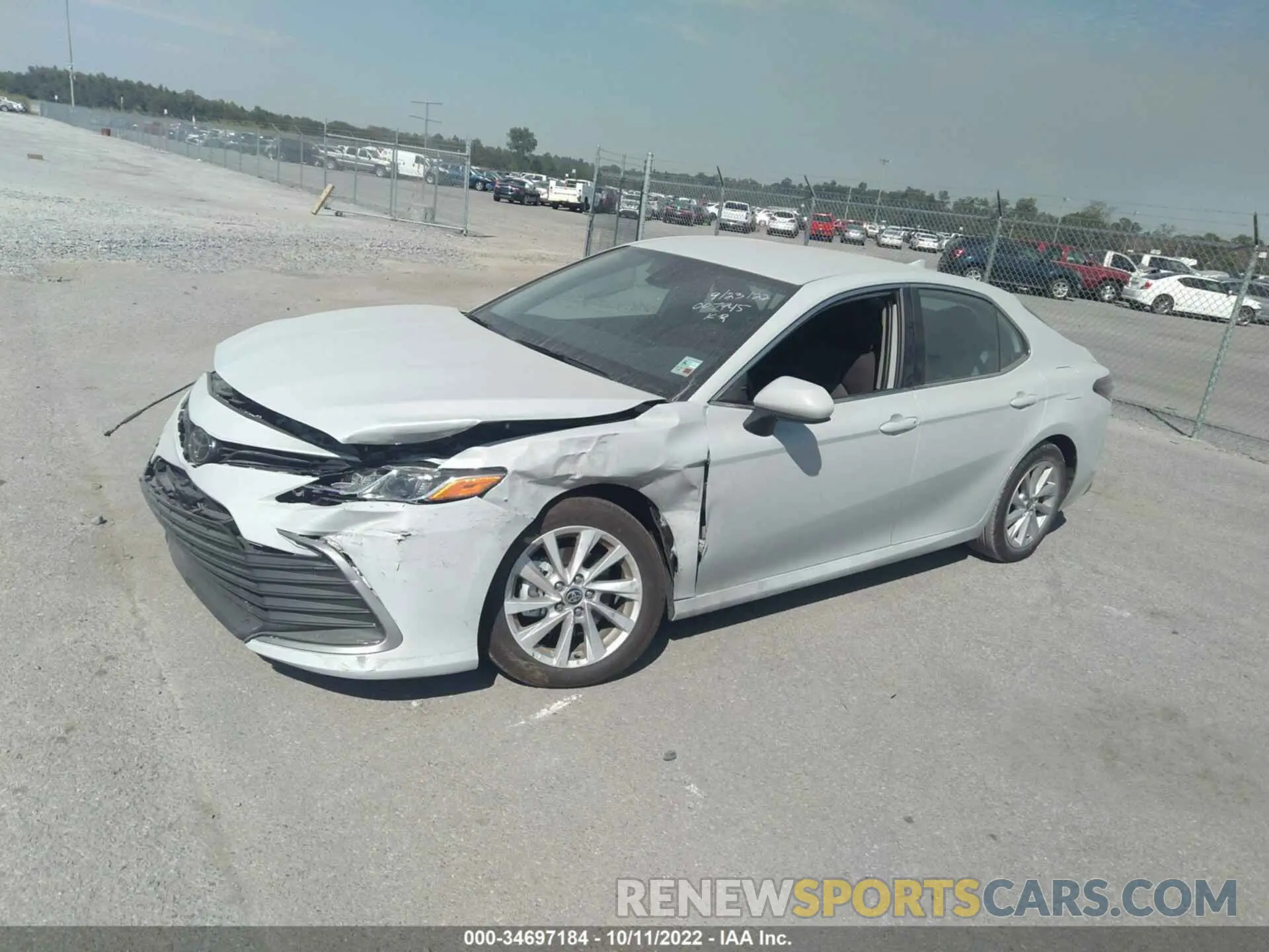 2 fotografías del automóvil dañado 4T1C11AK9NU007945 TOYOTA CAMRY 2022
