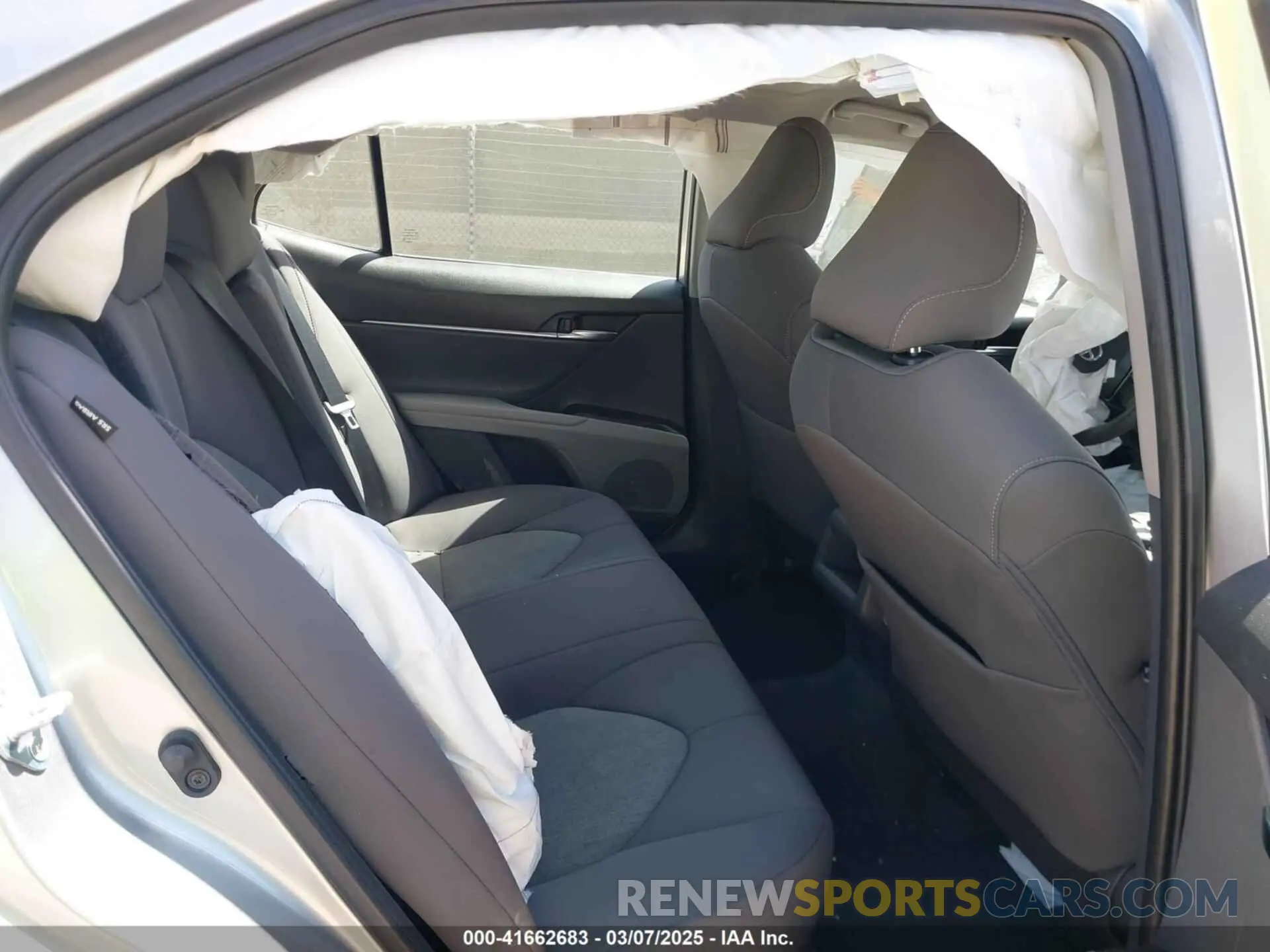 8 fotografías del automóvil dañado 4T1C11AK9NU695736 TOYOTA CAMRY 2022