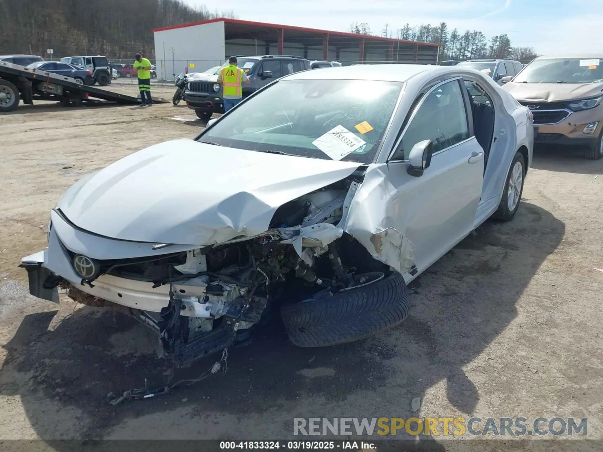 2 fotografías del automóvil dañado 4T1C11AKXNU023717 TOYOTA CAMRY 2022