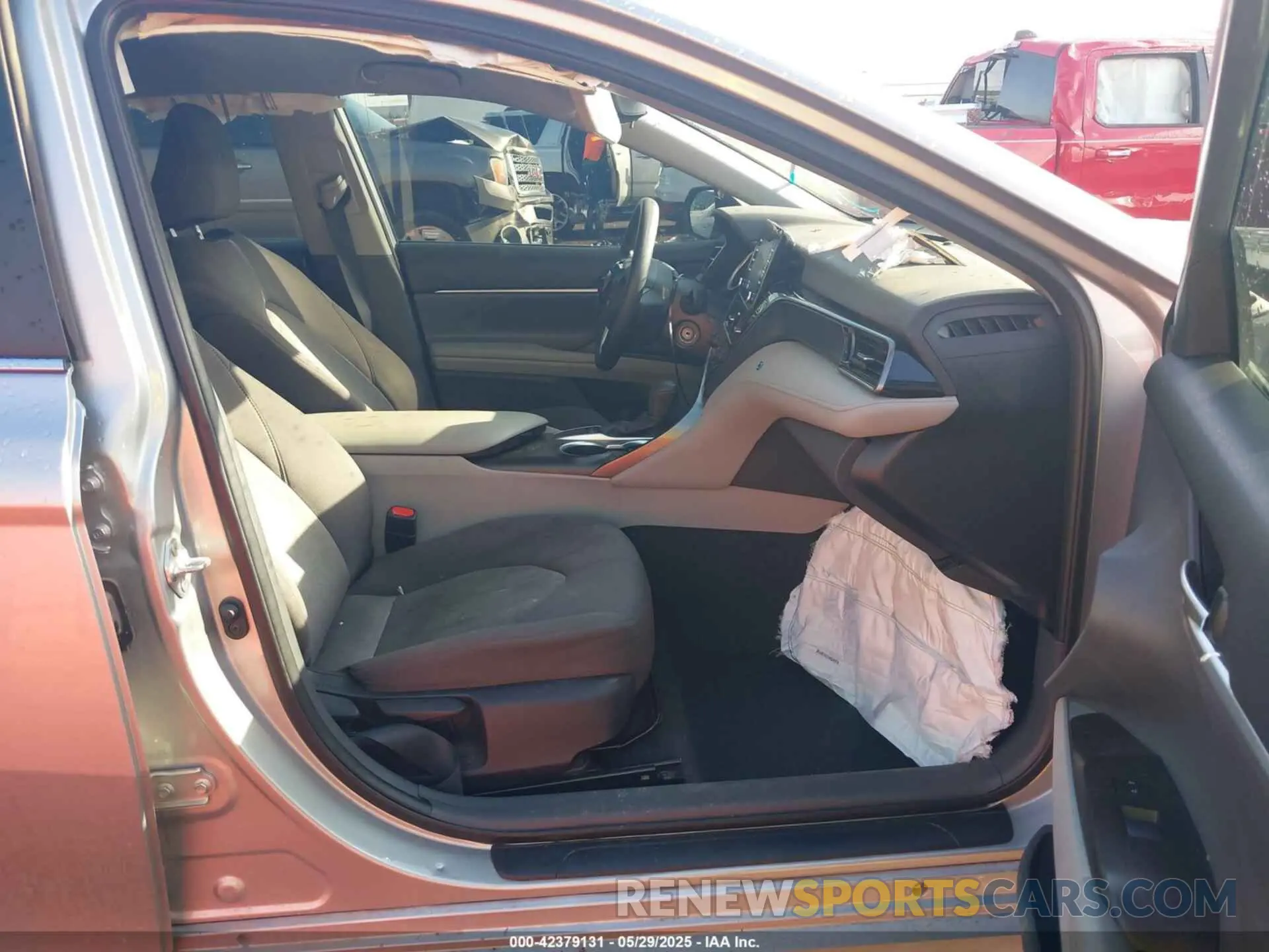 5 fotografías del automóvil dañado 4T1C11AKXNU055437 TOYOTA CAMRY 2022