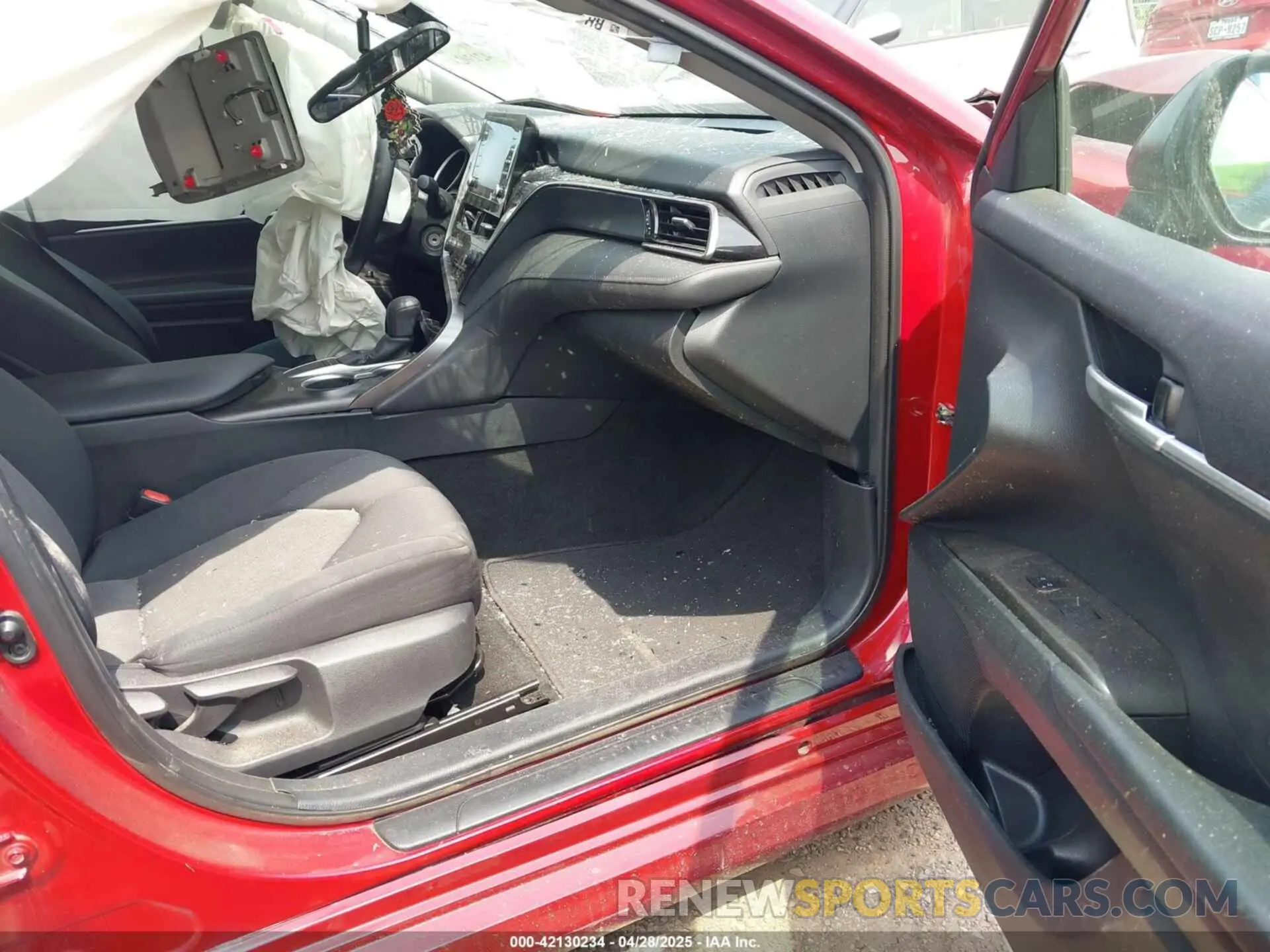 5 fotografías del automóvil dañado 4T1C11AKXNU636839 TOYOTA CAMRY 2022