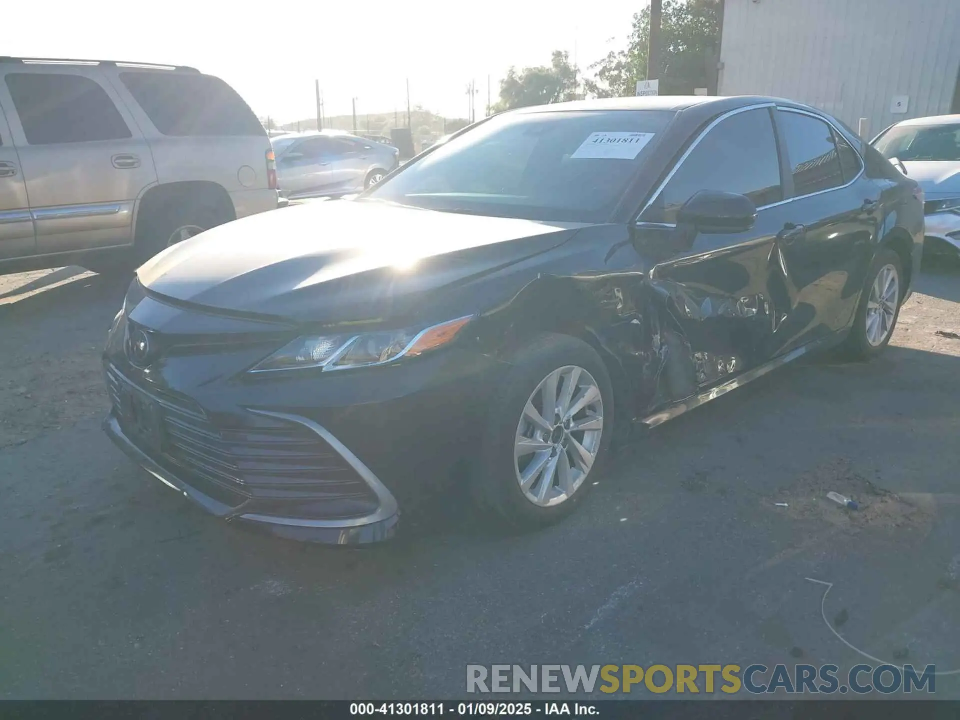 2 fotografías del automóvil dañado 4T1C11AKXNU638879 TOYOTA CAMRY 2022