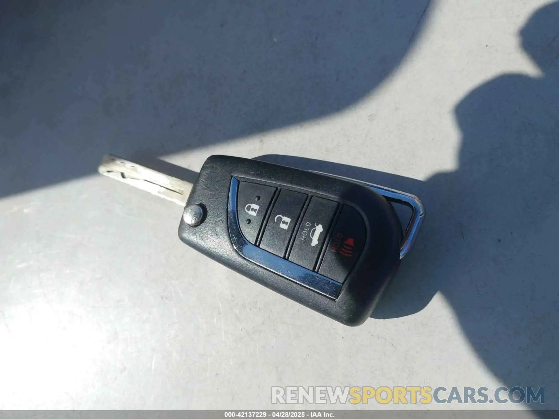 11 fotografías del automóvil dañado 4T1C11AKXNU642169 TOYOTA CAMRY 2022