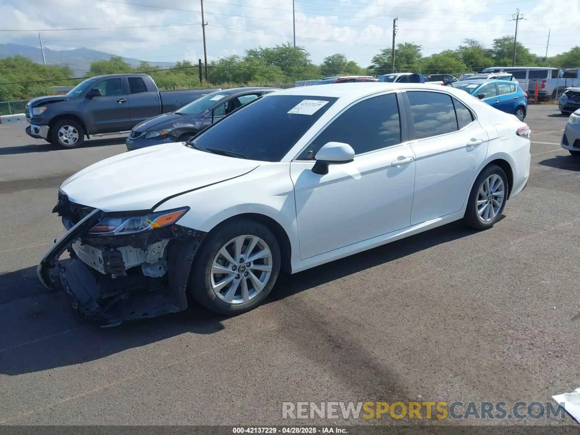 2 fotografías del automóvil dañado 4T1C11AKXNU642169 TOYOTA CAMRY 2022