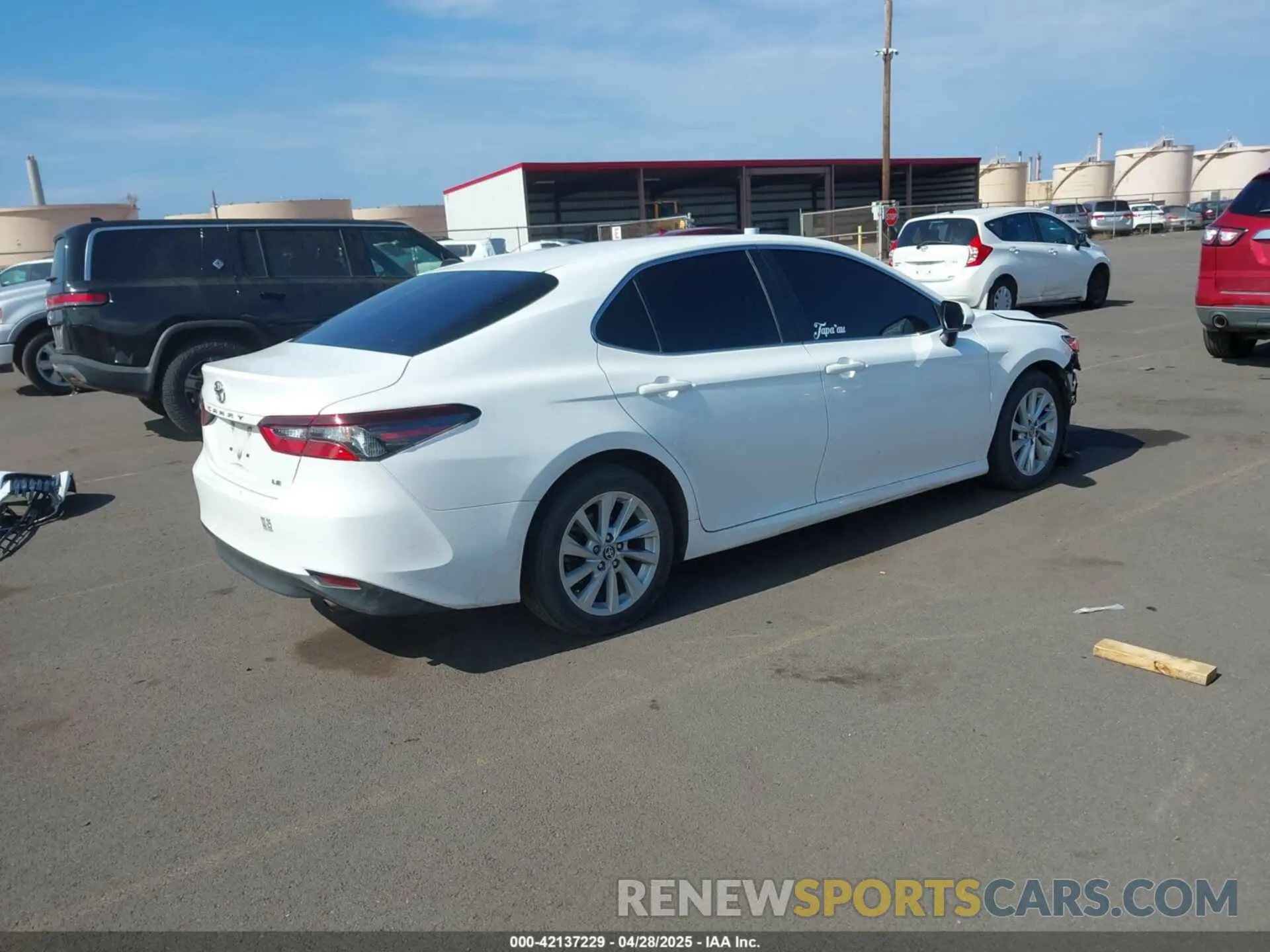 4 fotografías del automóvil dañado 4T1C11AKXNU642169 TOYOTA CAMRY 2022