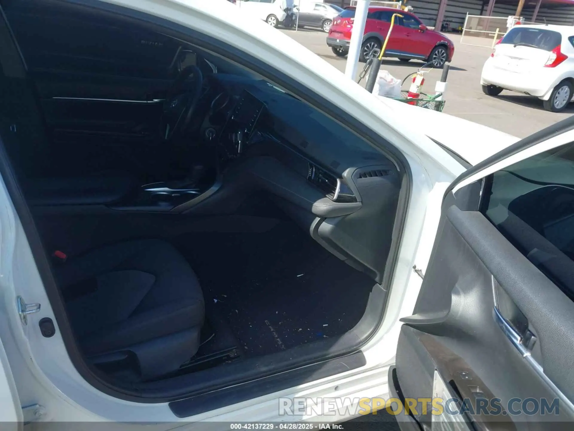 5 fotografías del automóvil dañado 4T1C11AKXNU642169 TOYOTA CAMRY 2022
