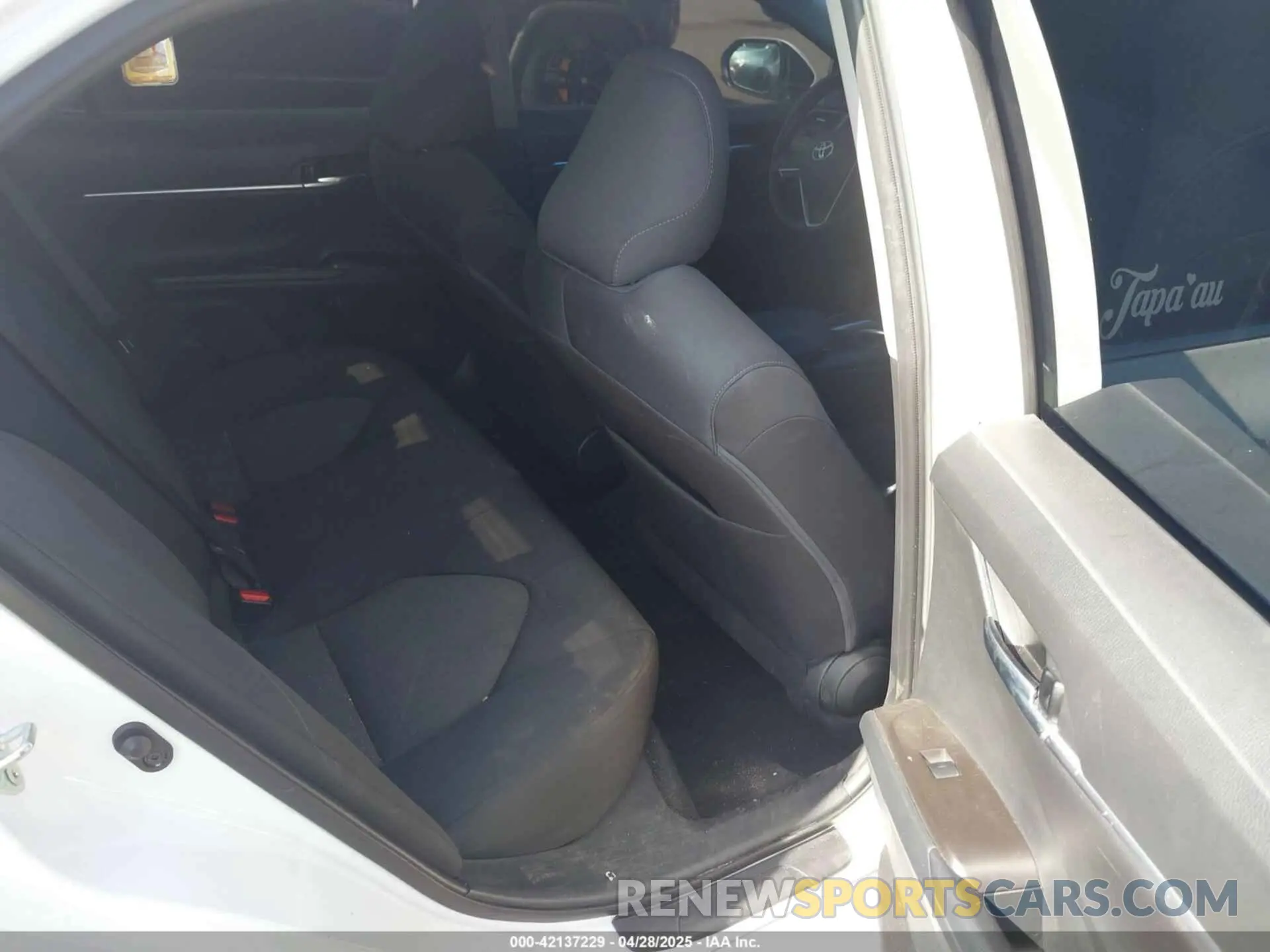 8 fotografías del automóvil dañado 4T1C11AKXNU642169 TOYOTA CAMRY 2022