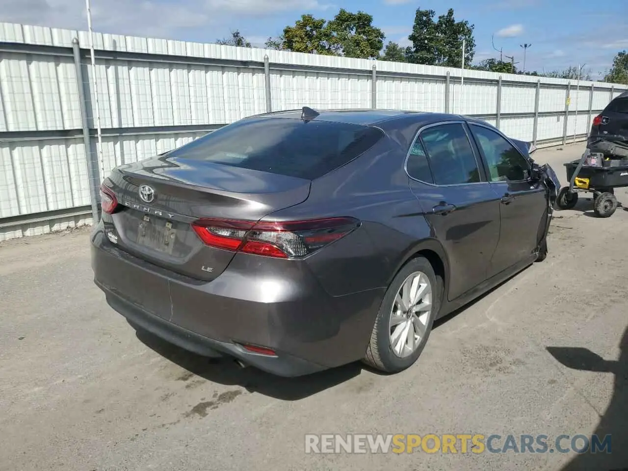 3 fotografías del automóvil dañado 4T1C11AKXNU648618 TOYOTA CAMRY 2022